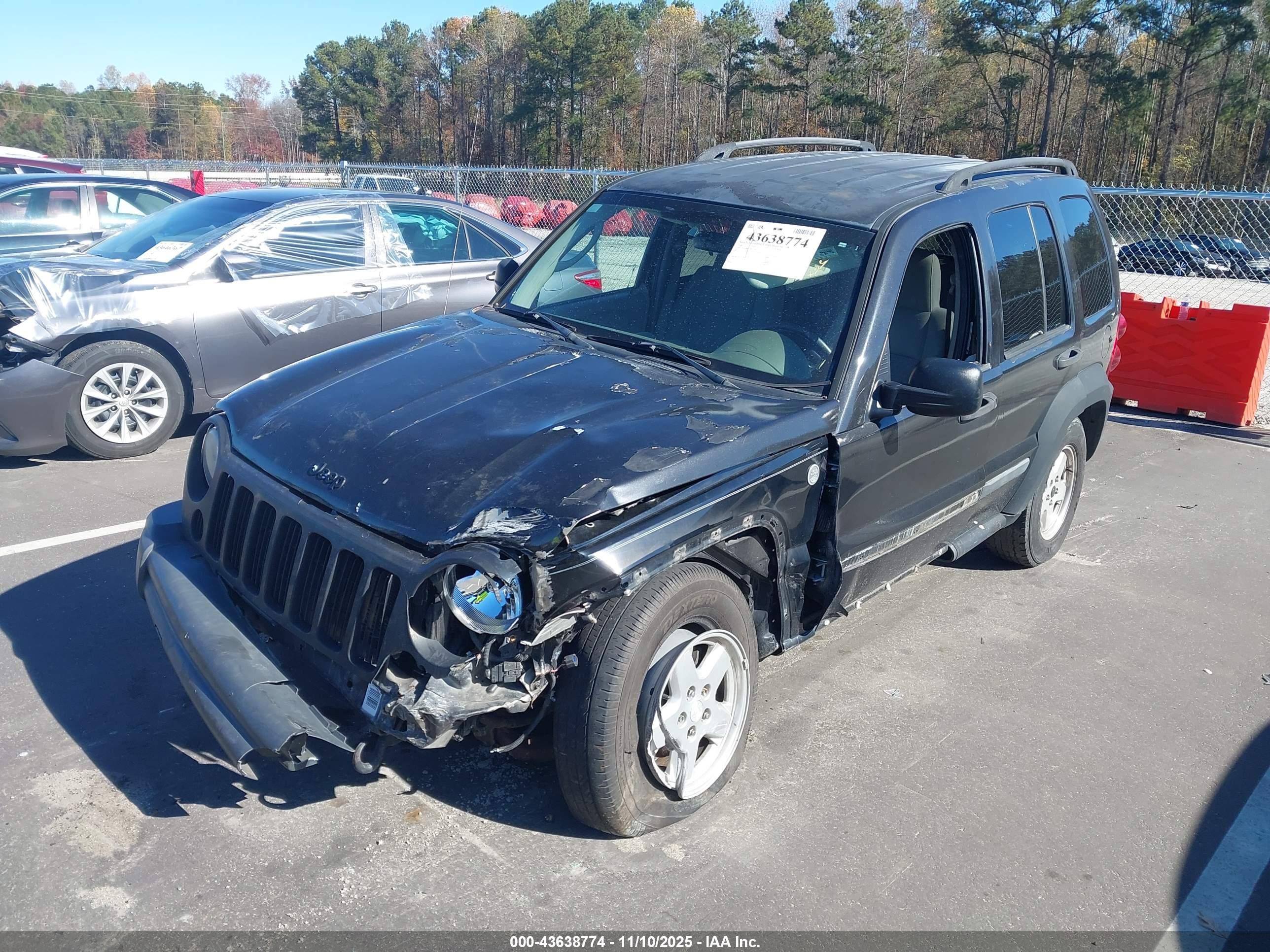 JEEP LIBERTY image 2