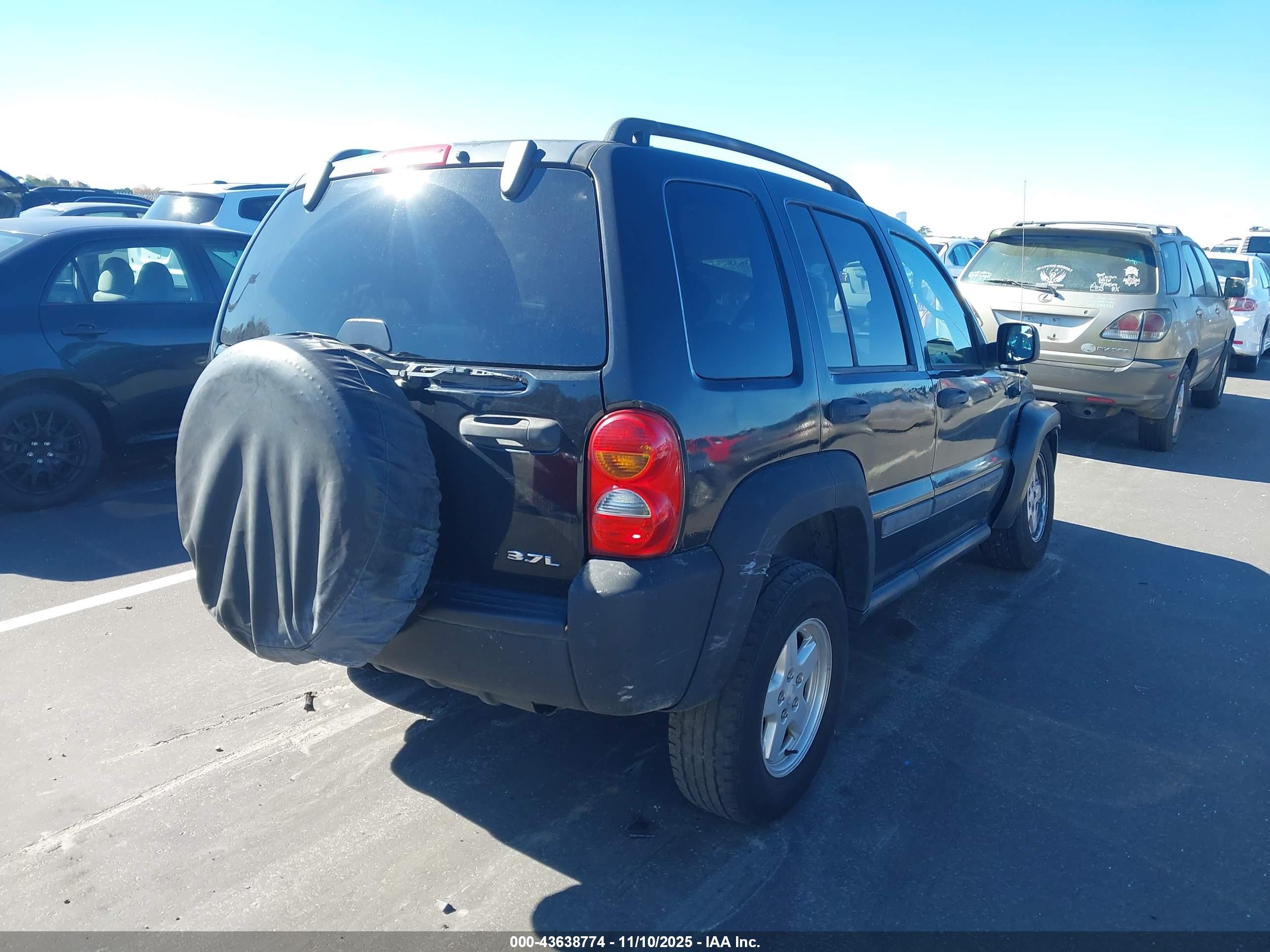 JEEP LIBERTY image 4