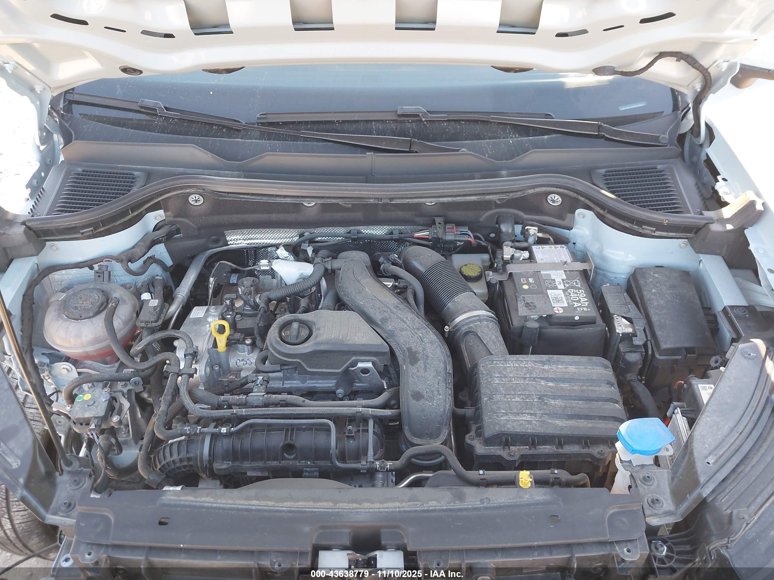 VOLKSWAGEN TAOS image 10