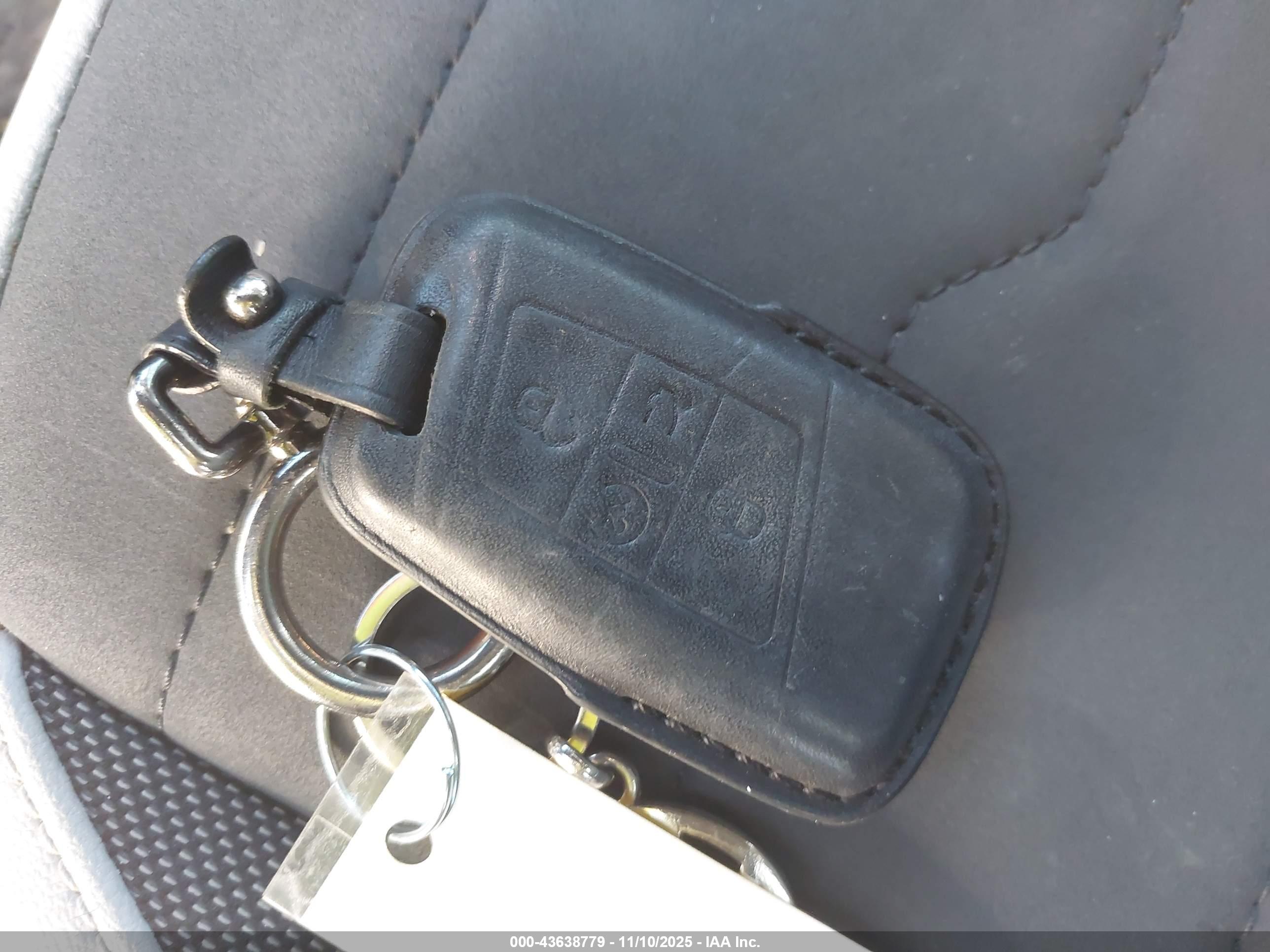 VOLKSWAGEN TAOS image 11