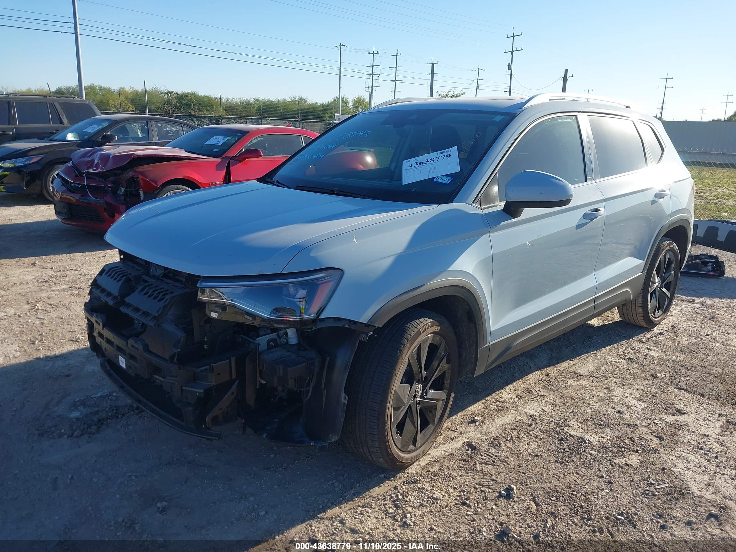 VOLKSWAGEN TAOS image 2