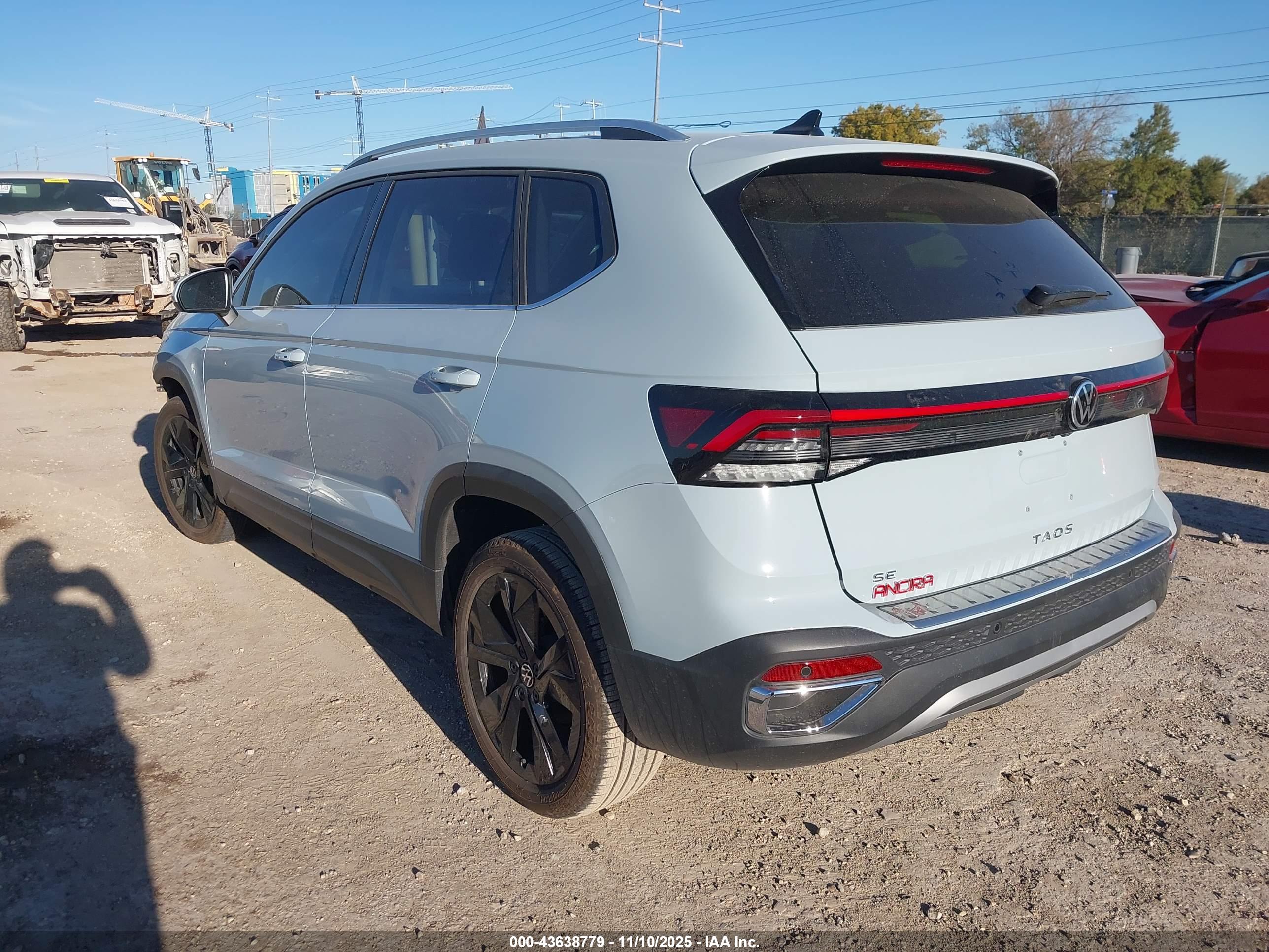 VOLKSWAGEN TAOS image 3