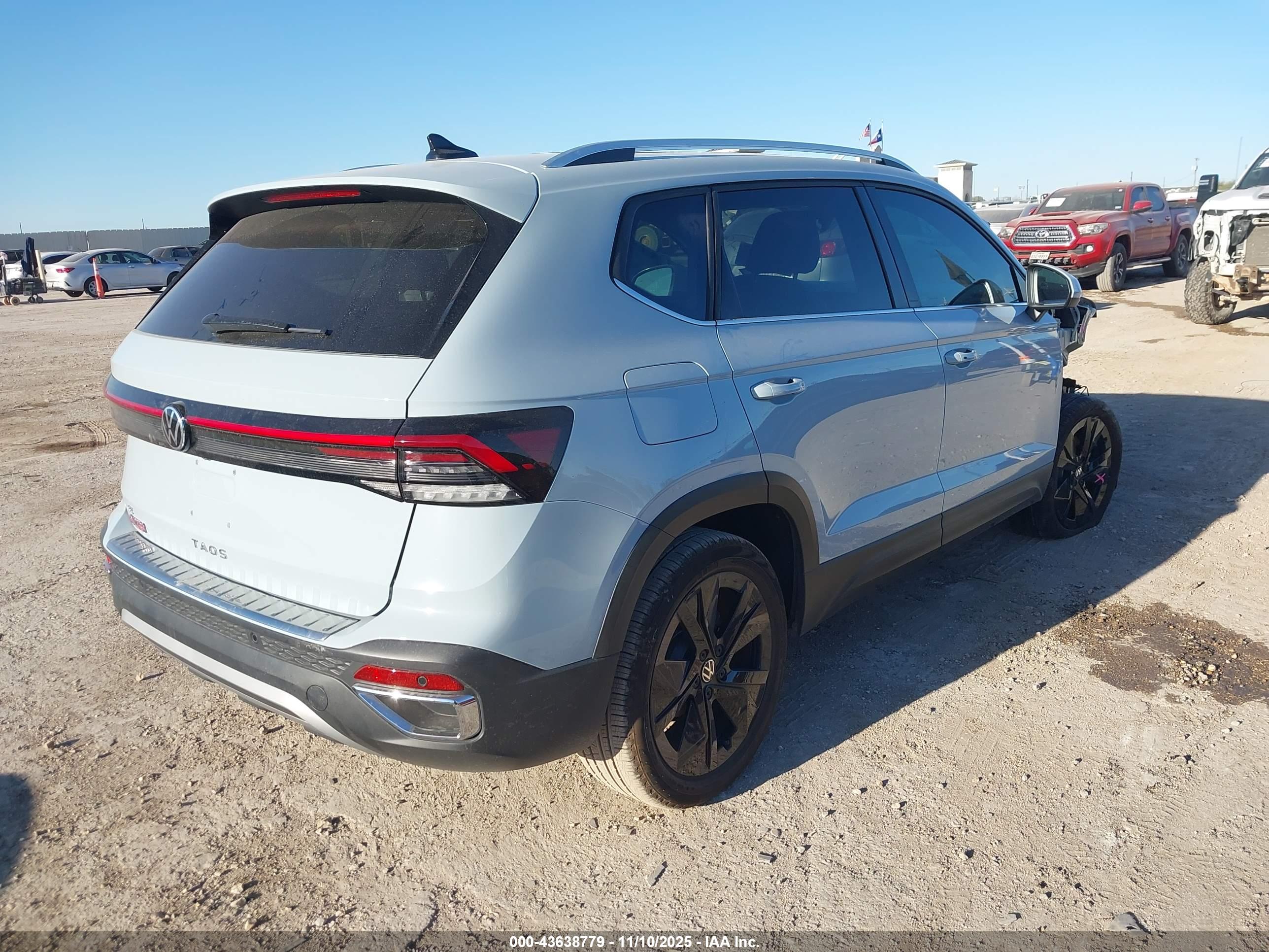 VOLKSWAGEN TAOS image 4