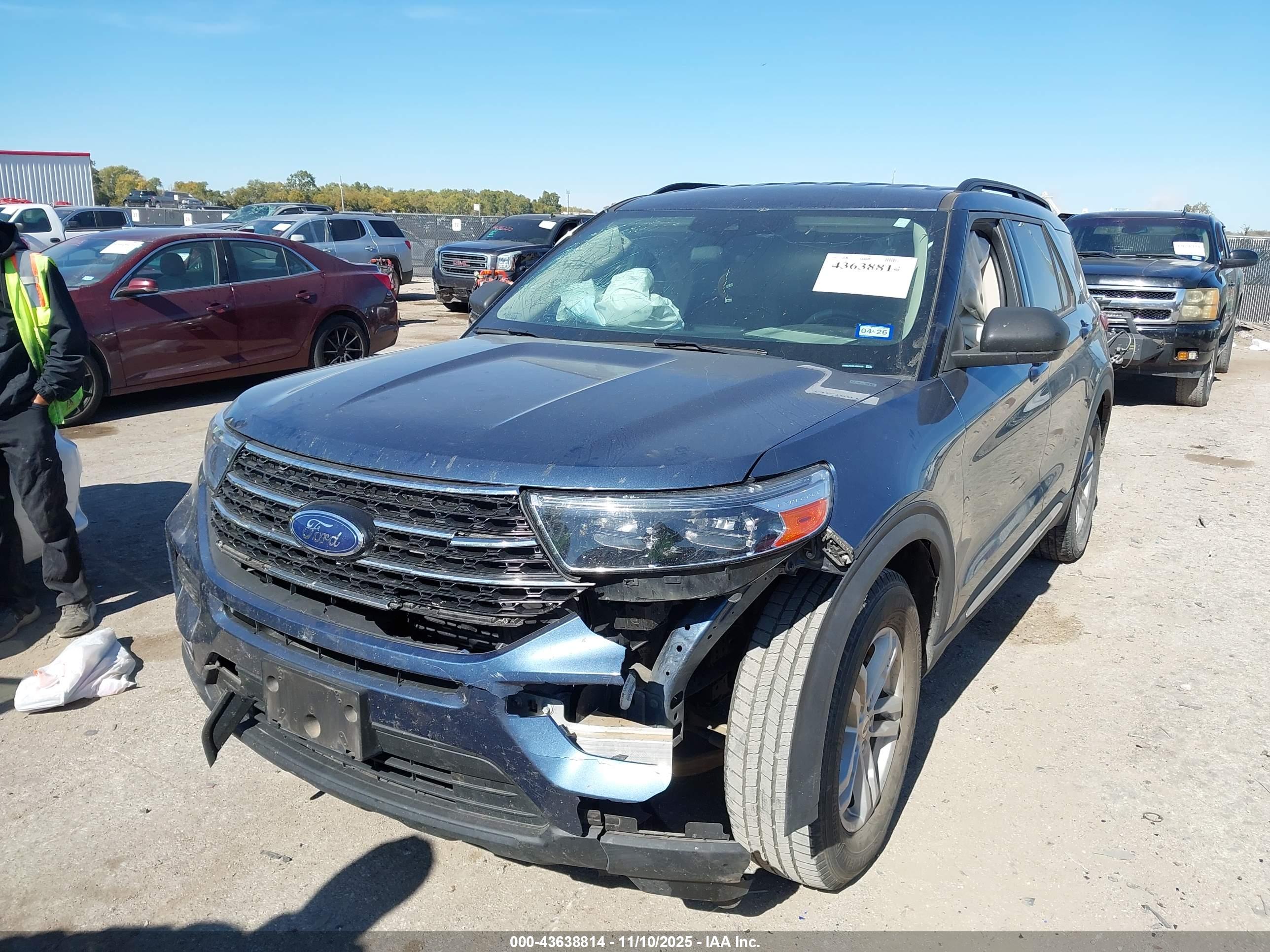 FORD EXPLORER image 2