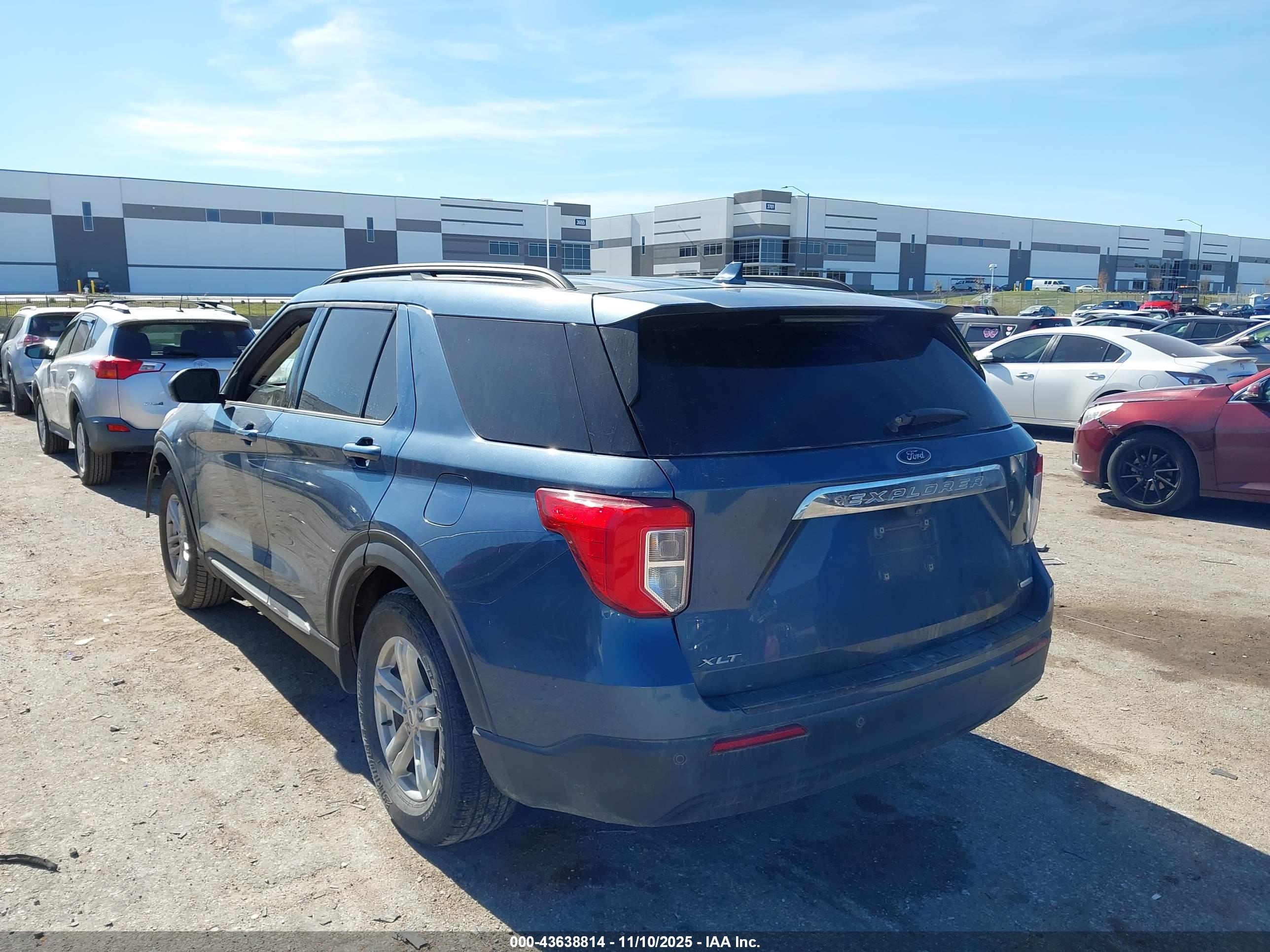 FORD EXPLORER image 3