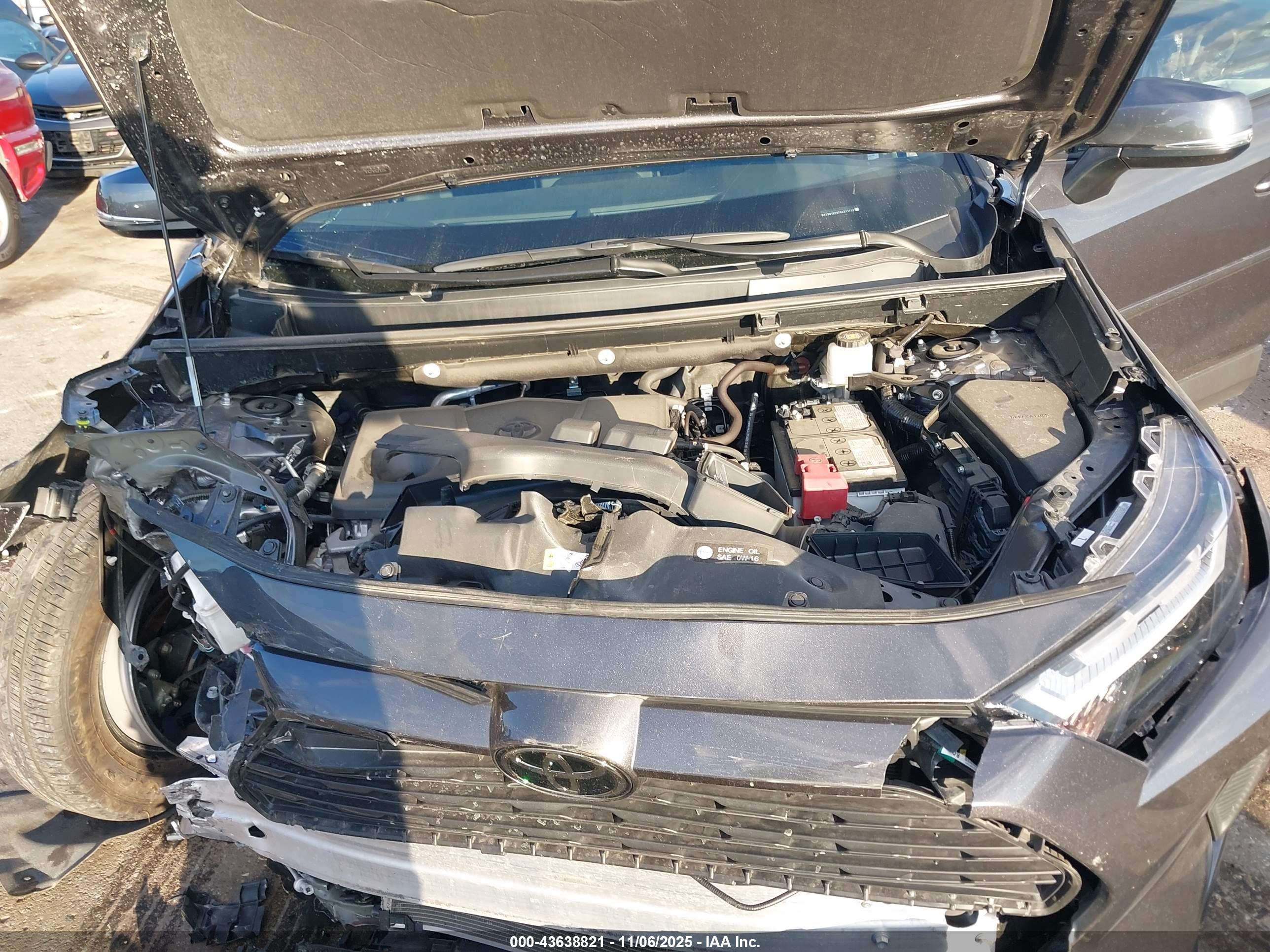 TOYOTA RAV4 image 10