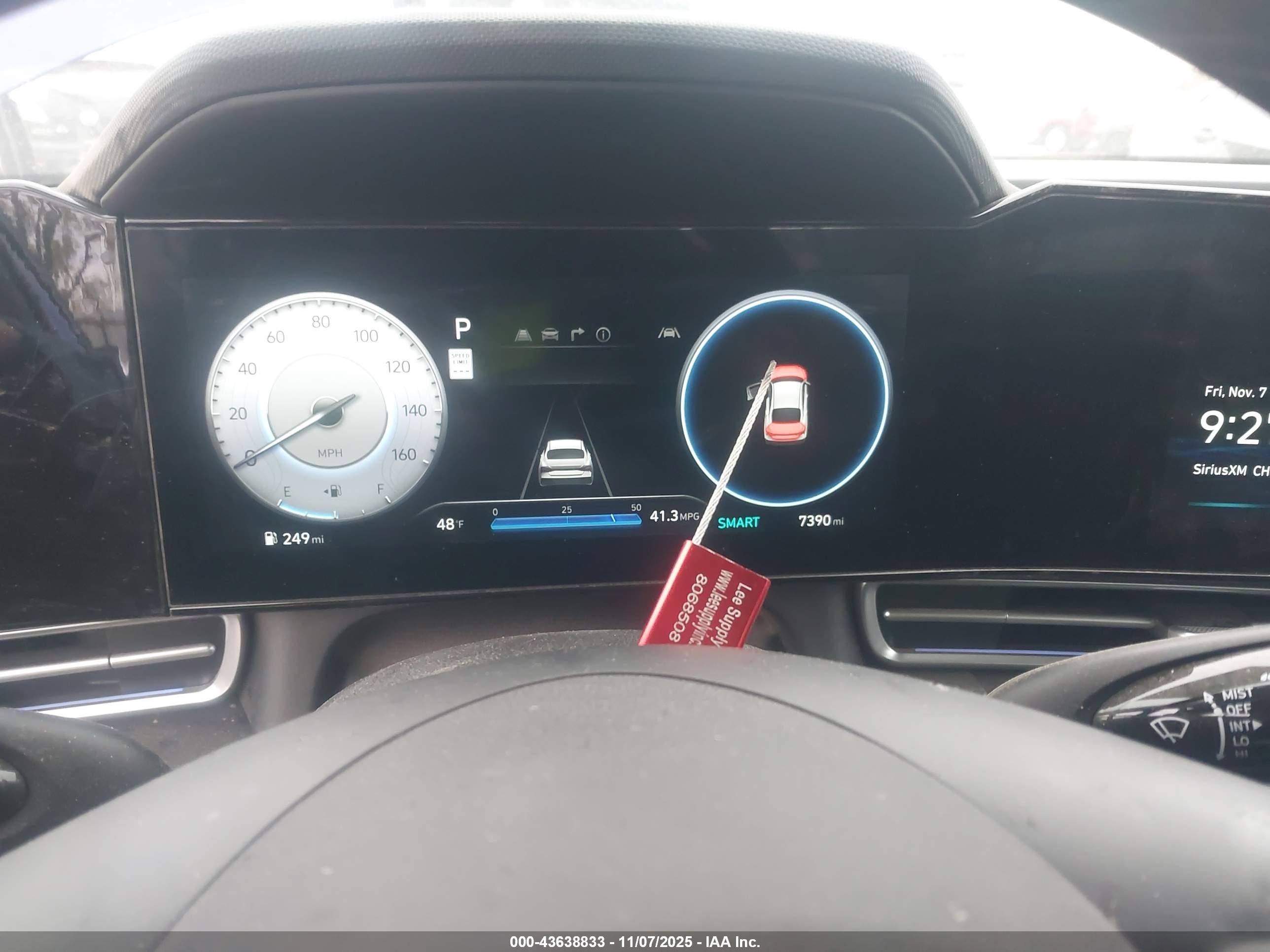 HYUNDAI ELANTRA image 7