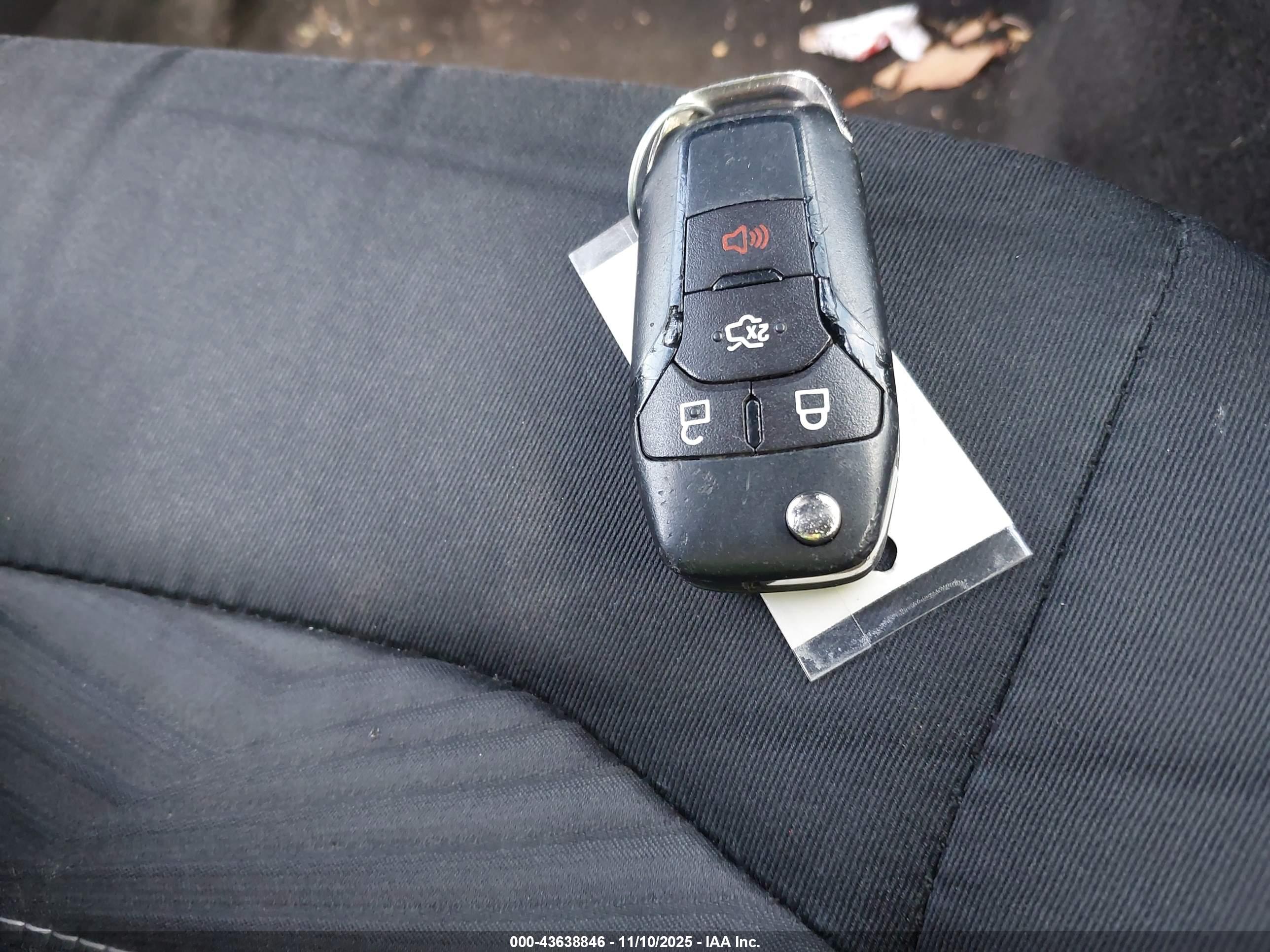 FORD FUSION image 11