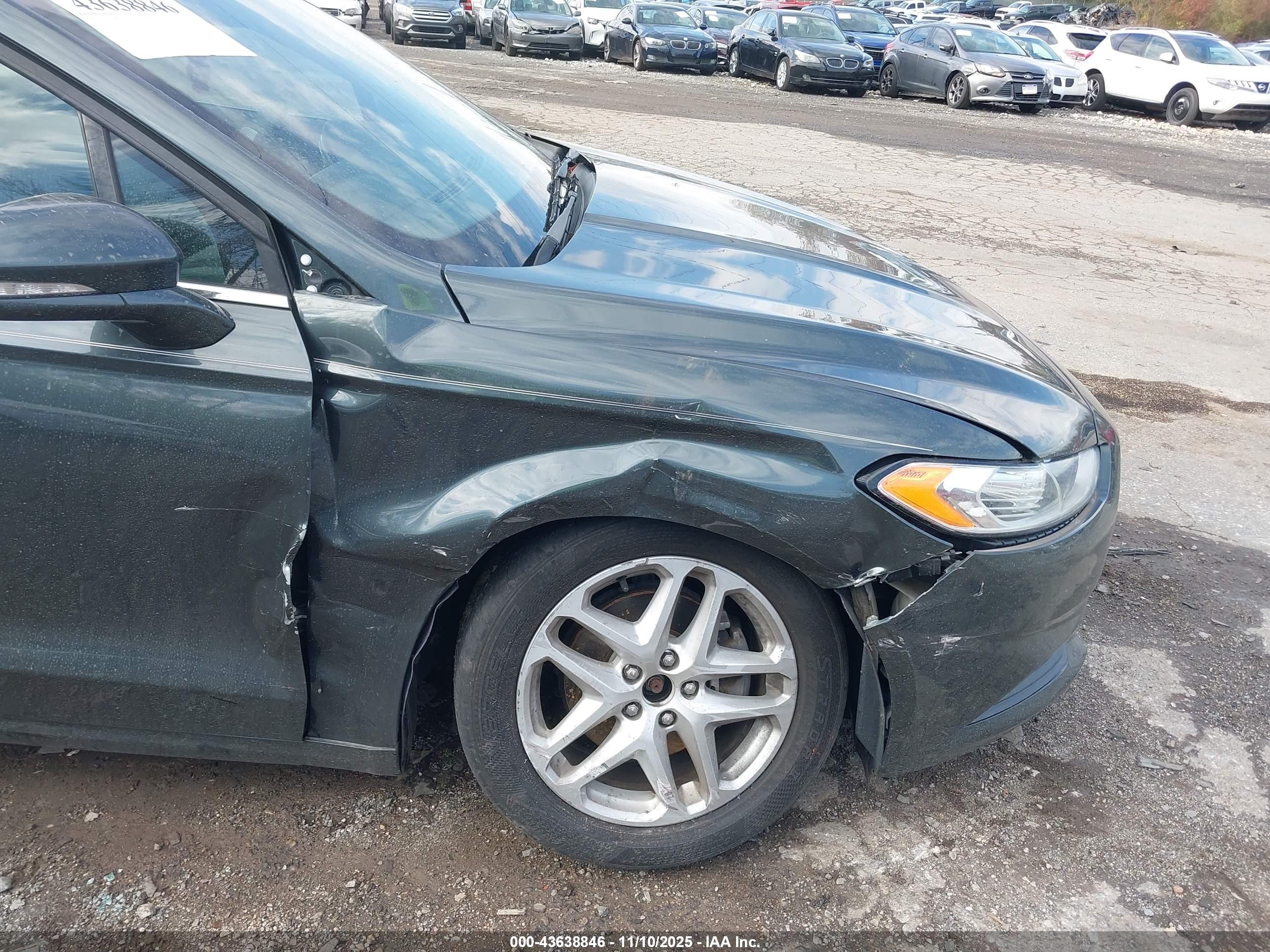 FORD FUSION image 6