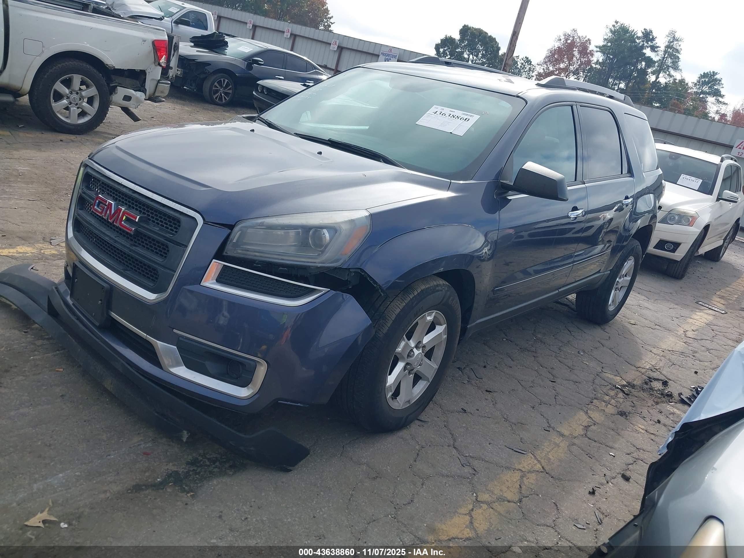 GMC ACADIA image 2