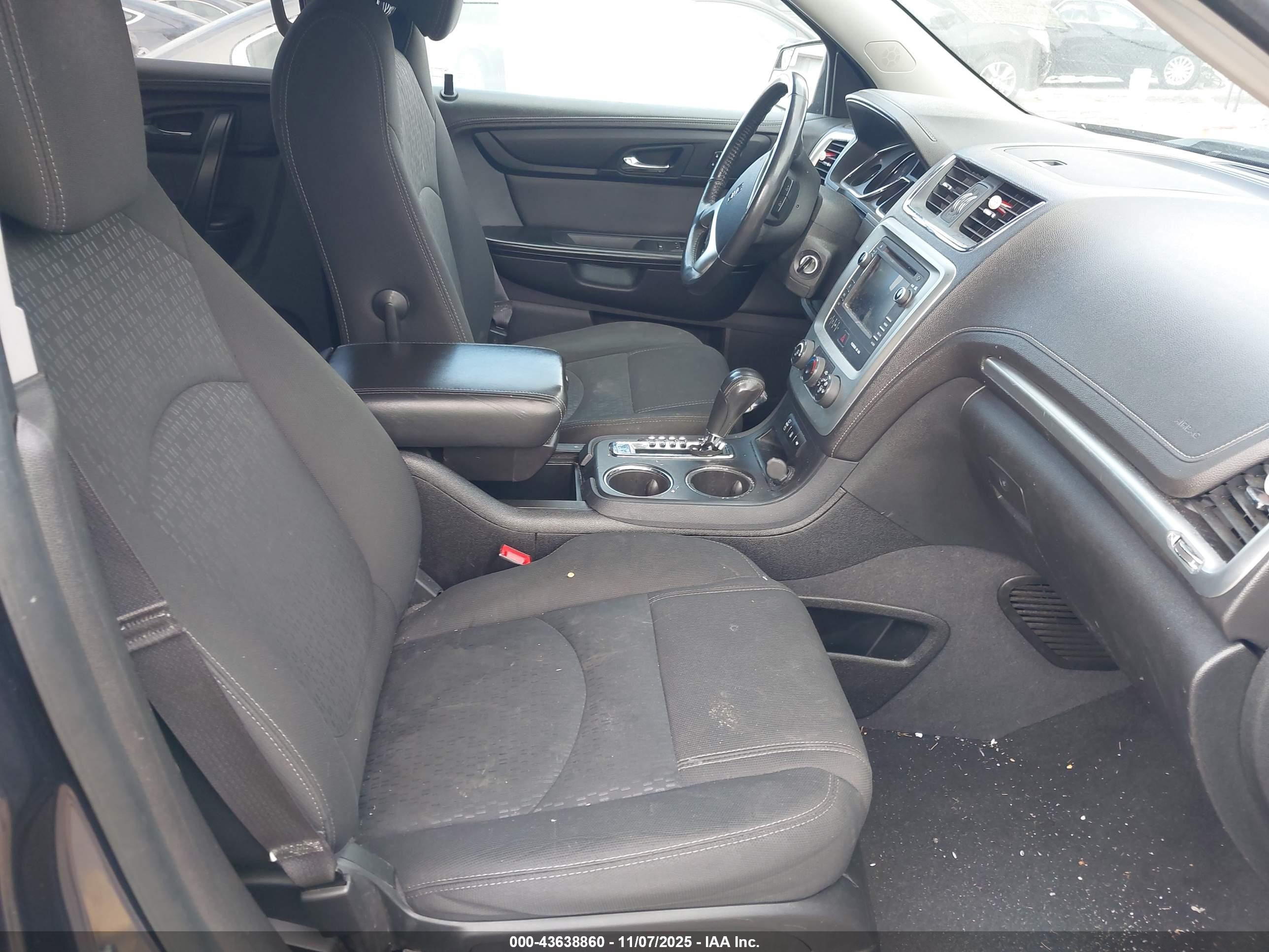 GMC ACADIA image 5