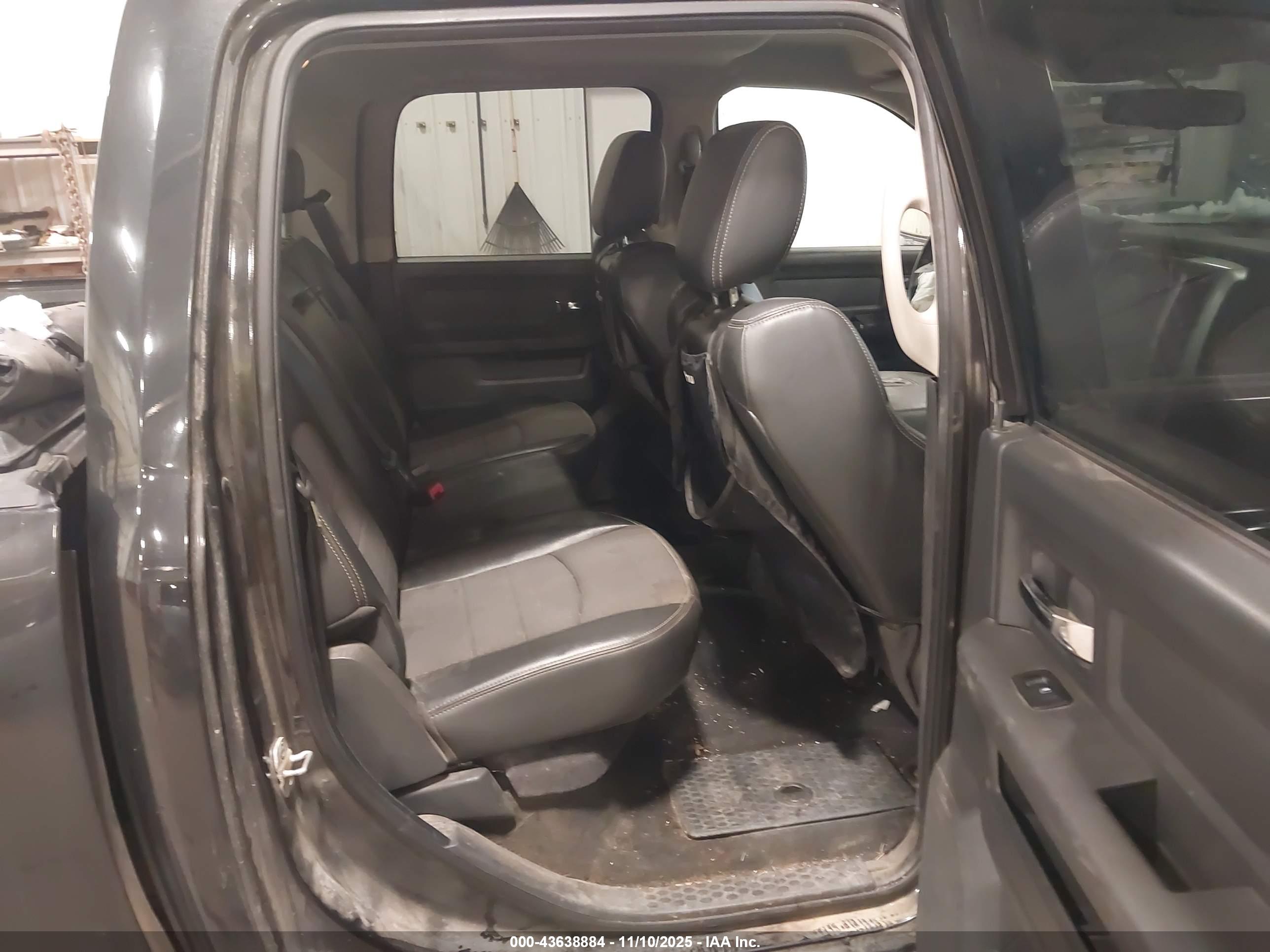 DODGE RAM image 8