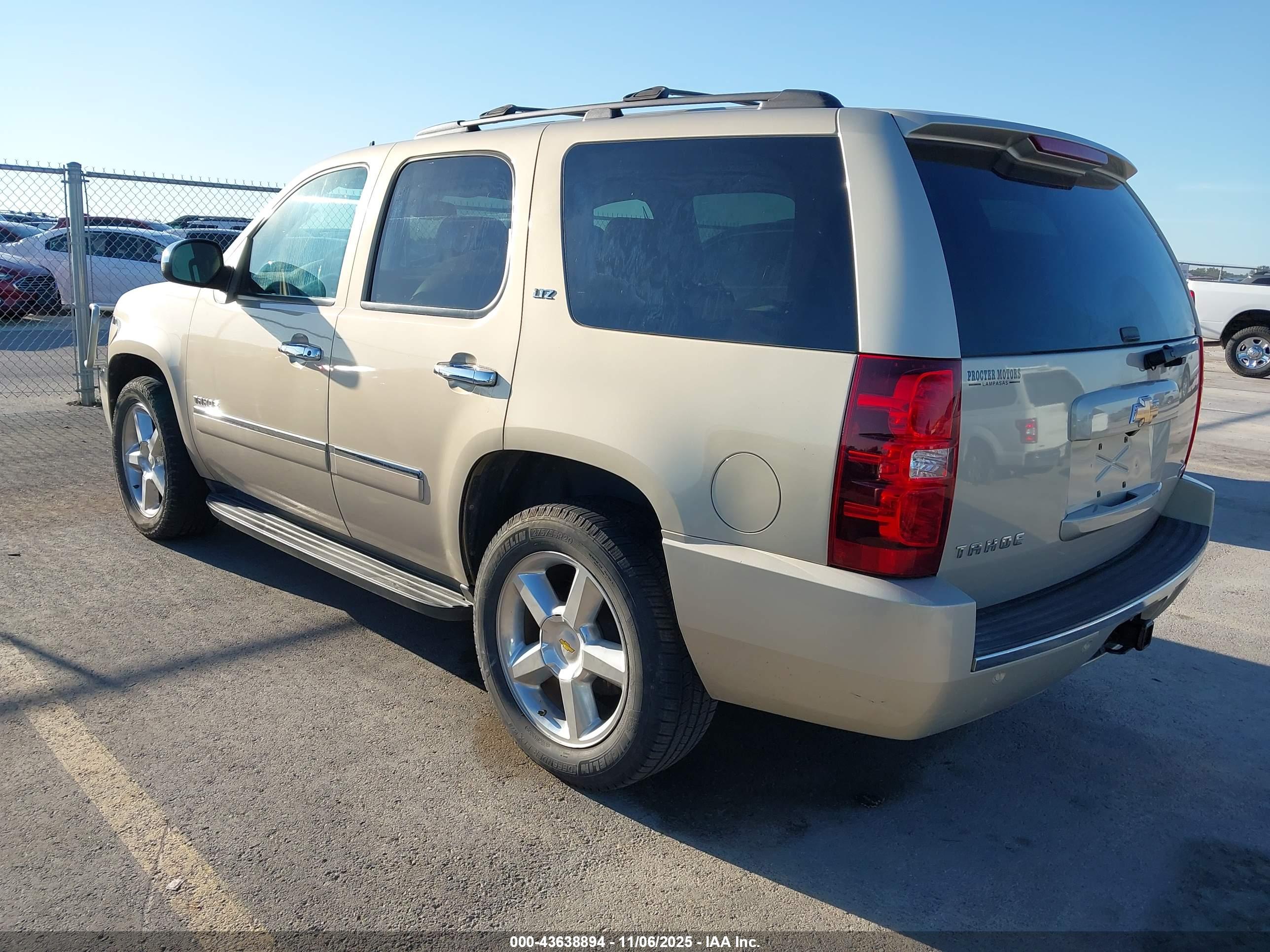 CHEVROLET TAHOE image 3