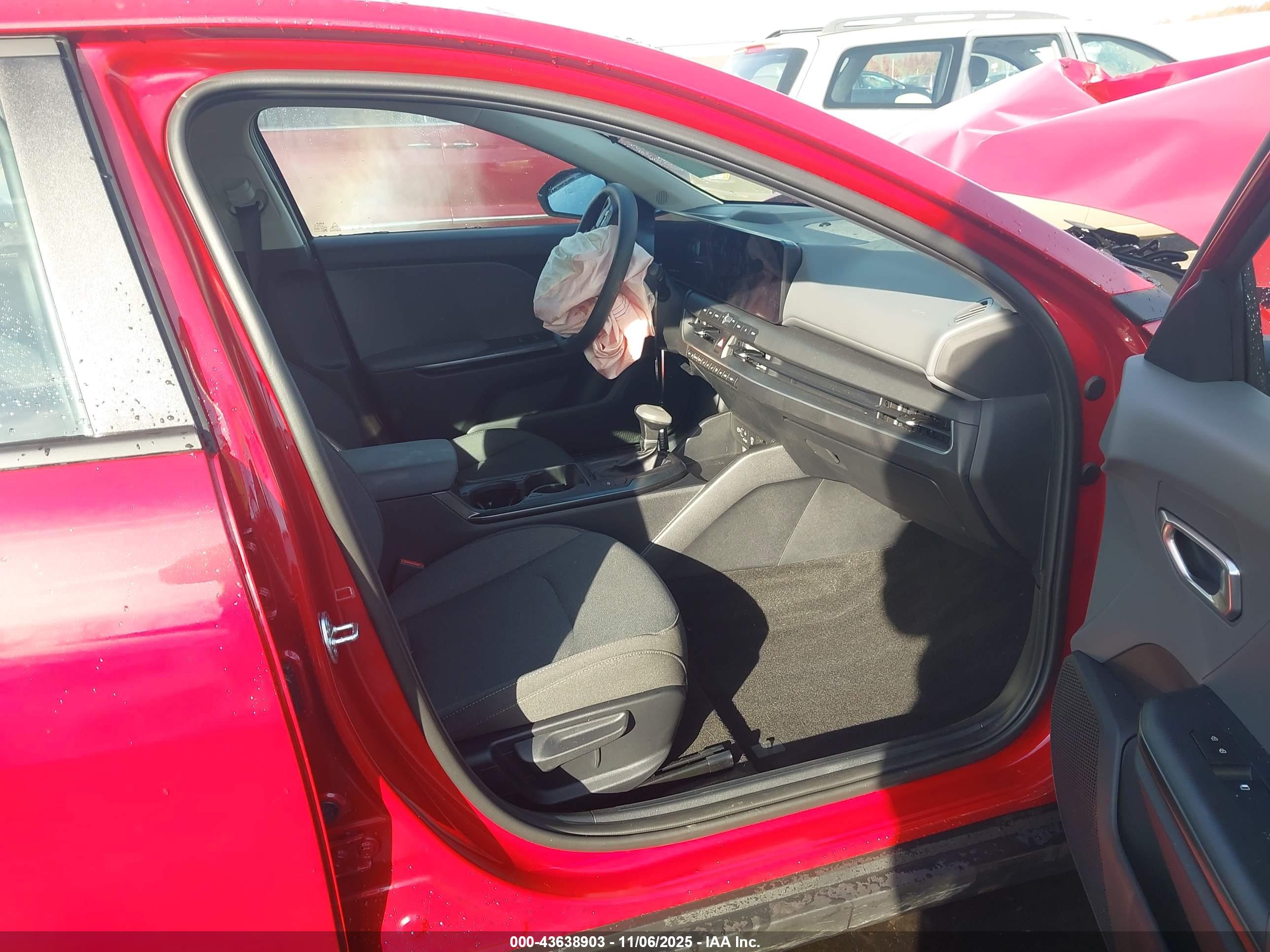 KIA K4 image 5