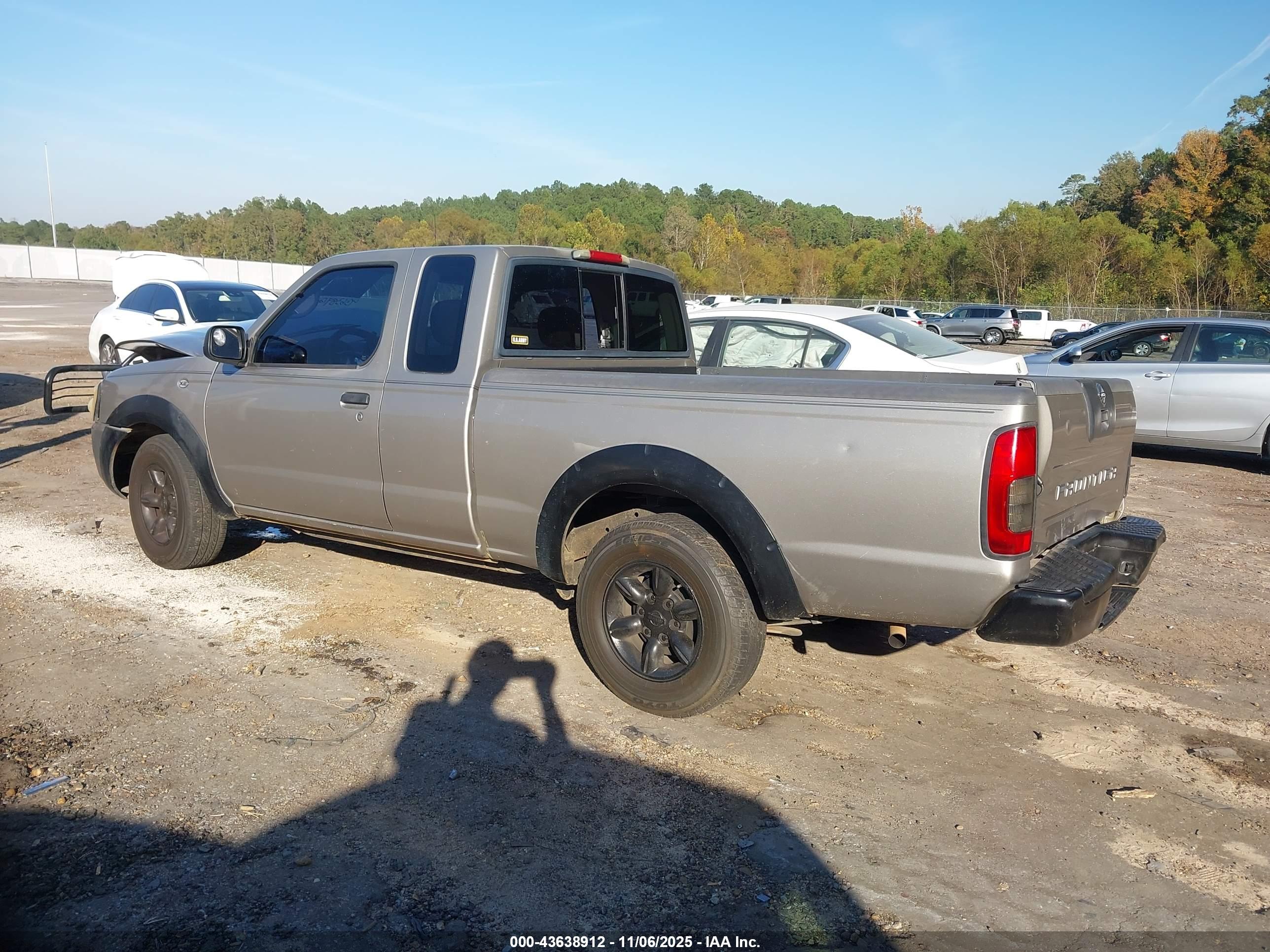 NISSAN FRONTIER image 3