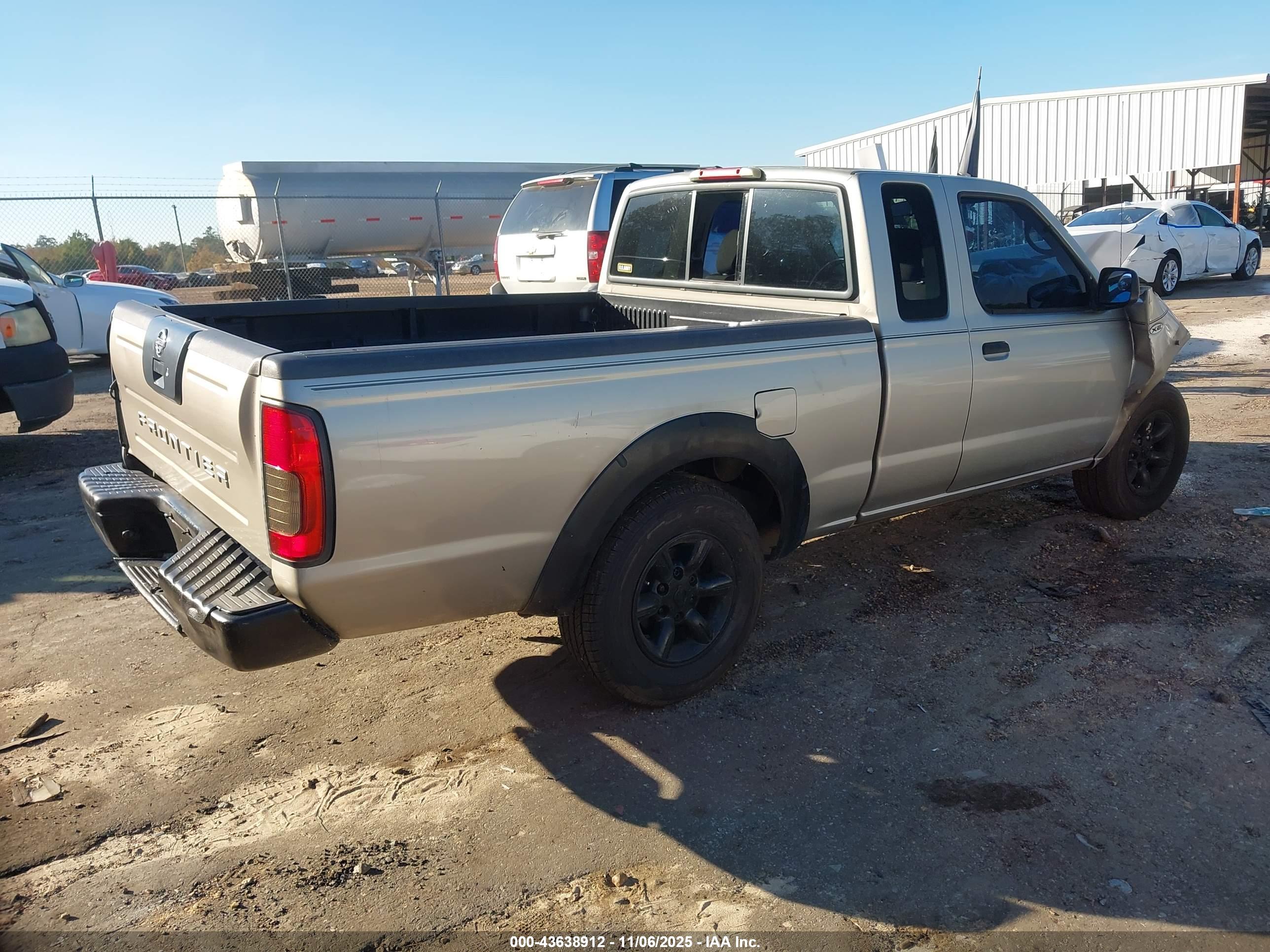 NISSAN FRONTIER image 4