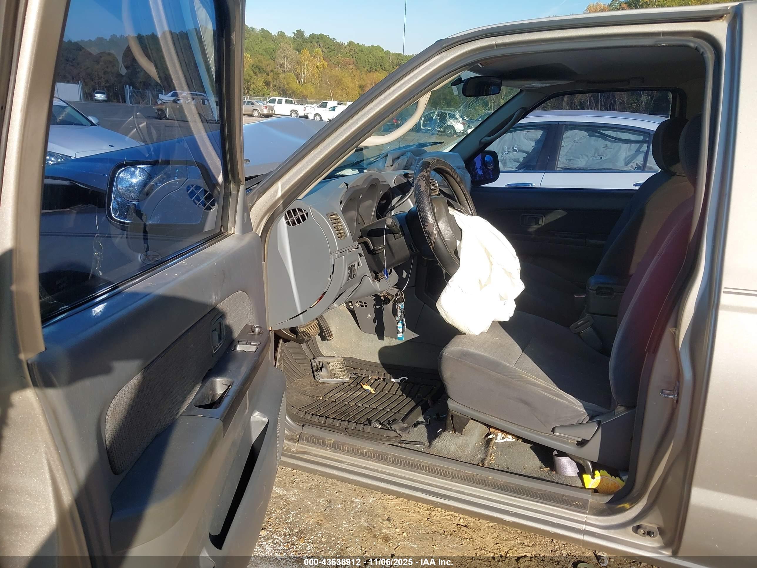 NISSAN FRONTIER image 5