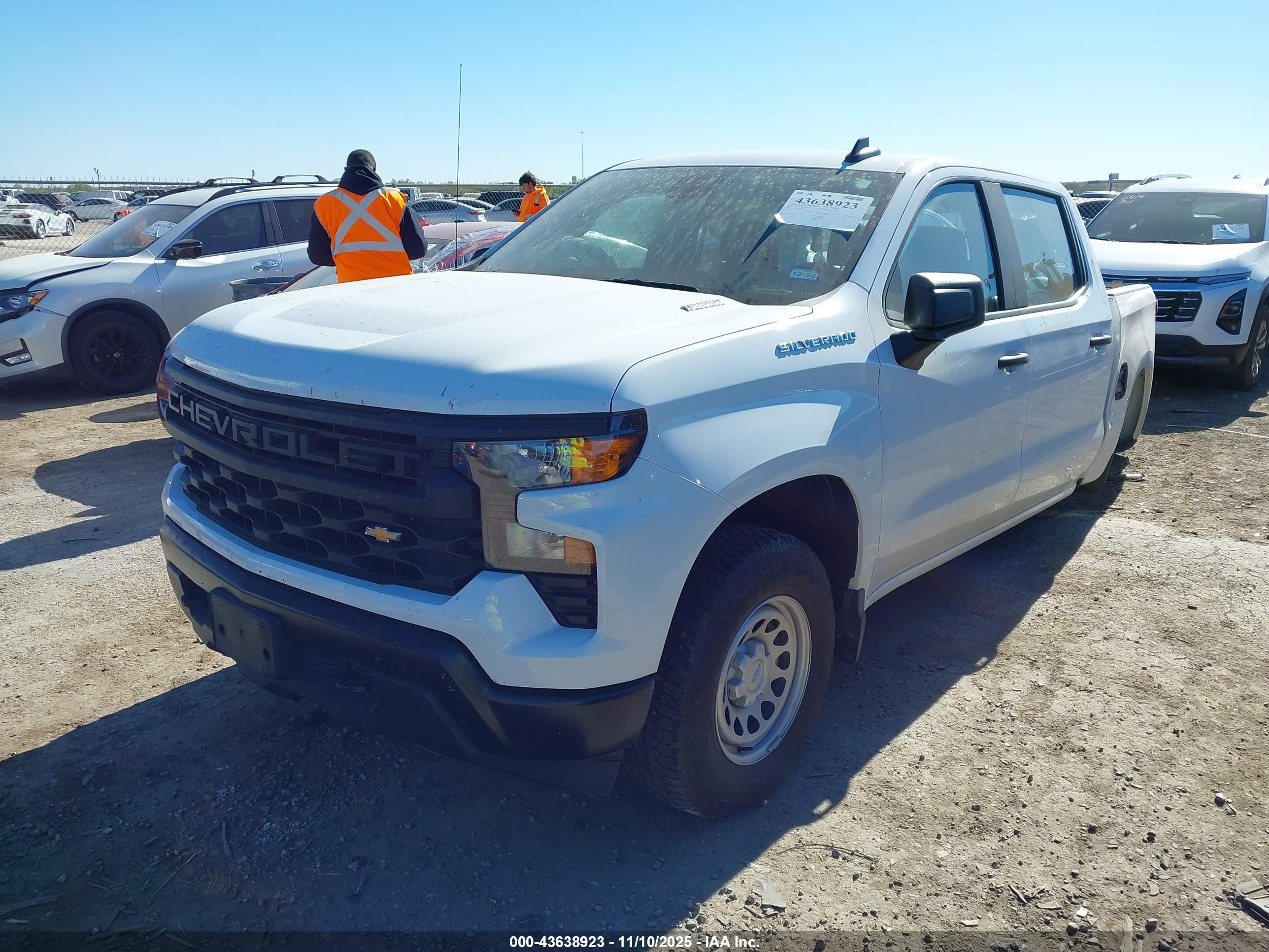 CHEVROLET SILVERADO image 2