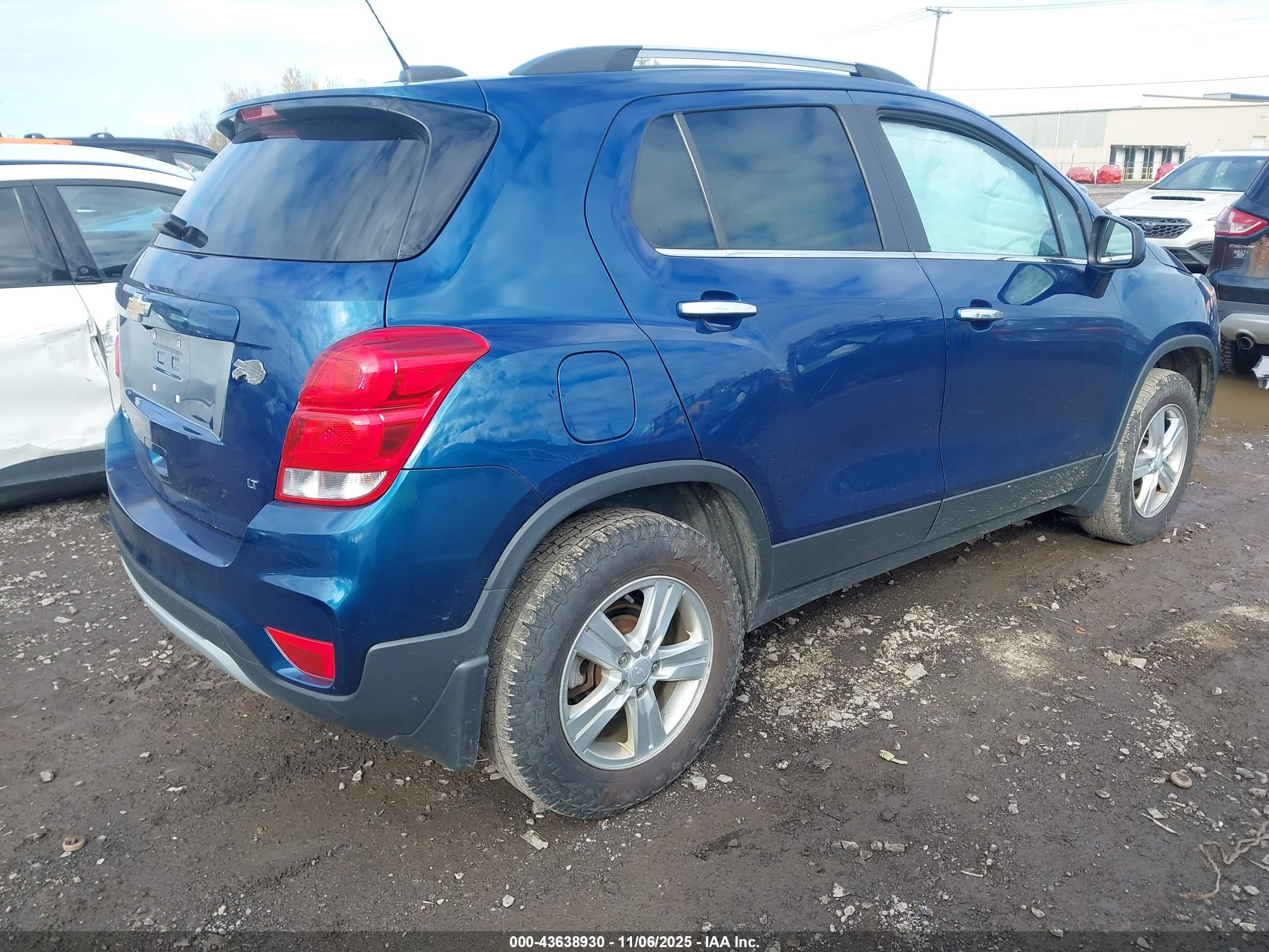 CHEVROLET TRAX image 4