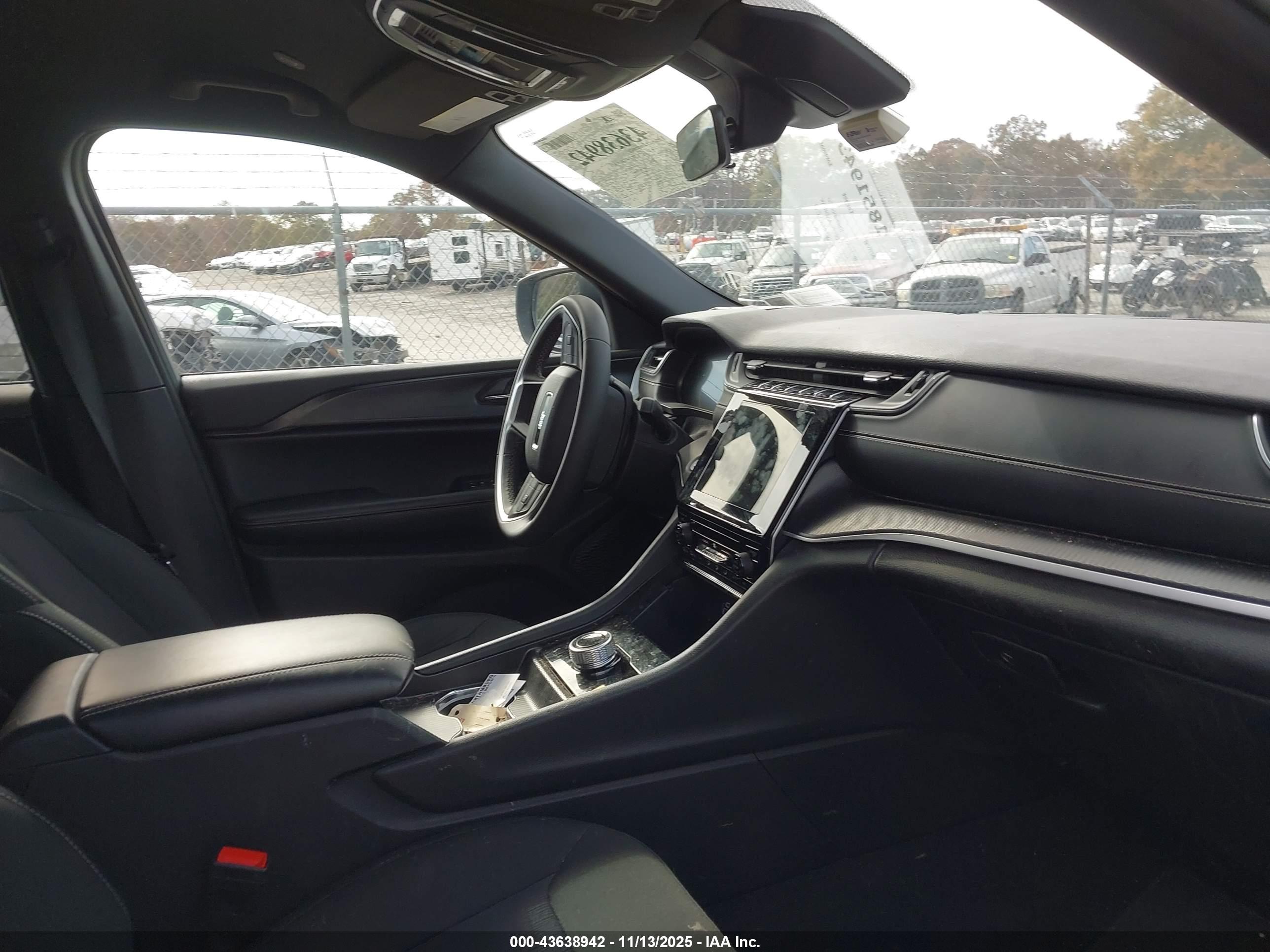 JEEP GRAND image 5