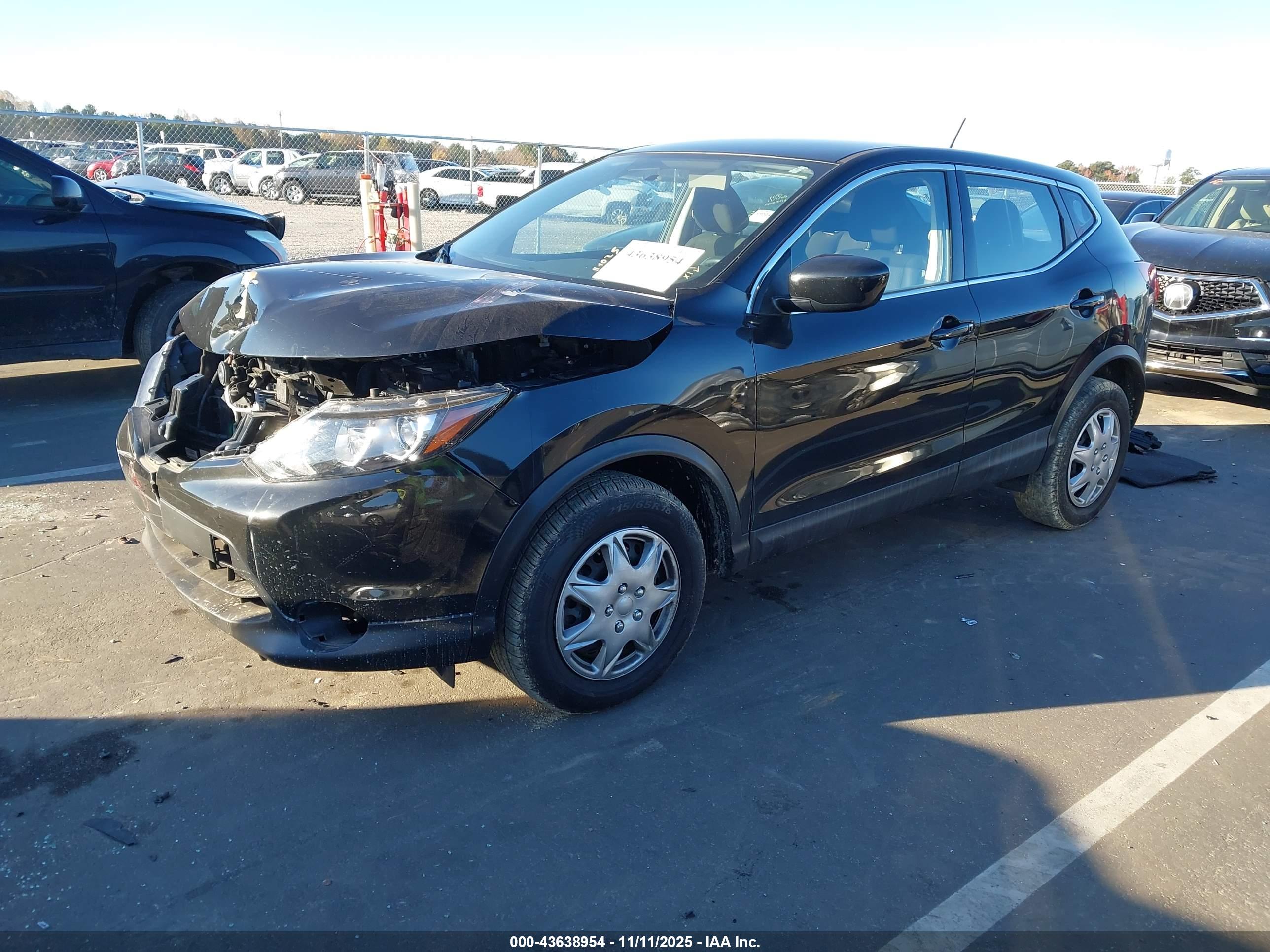 NISSAN ROGUE image 2