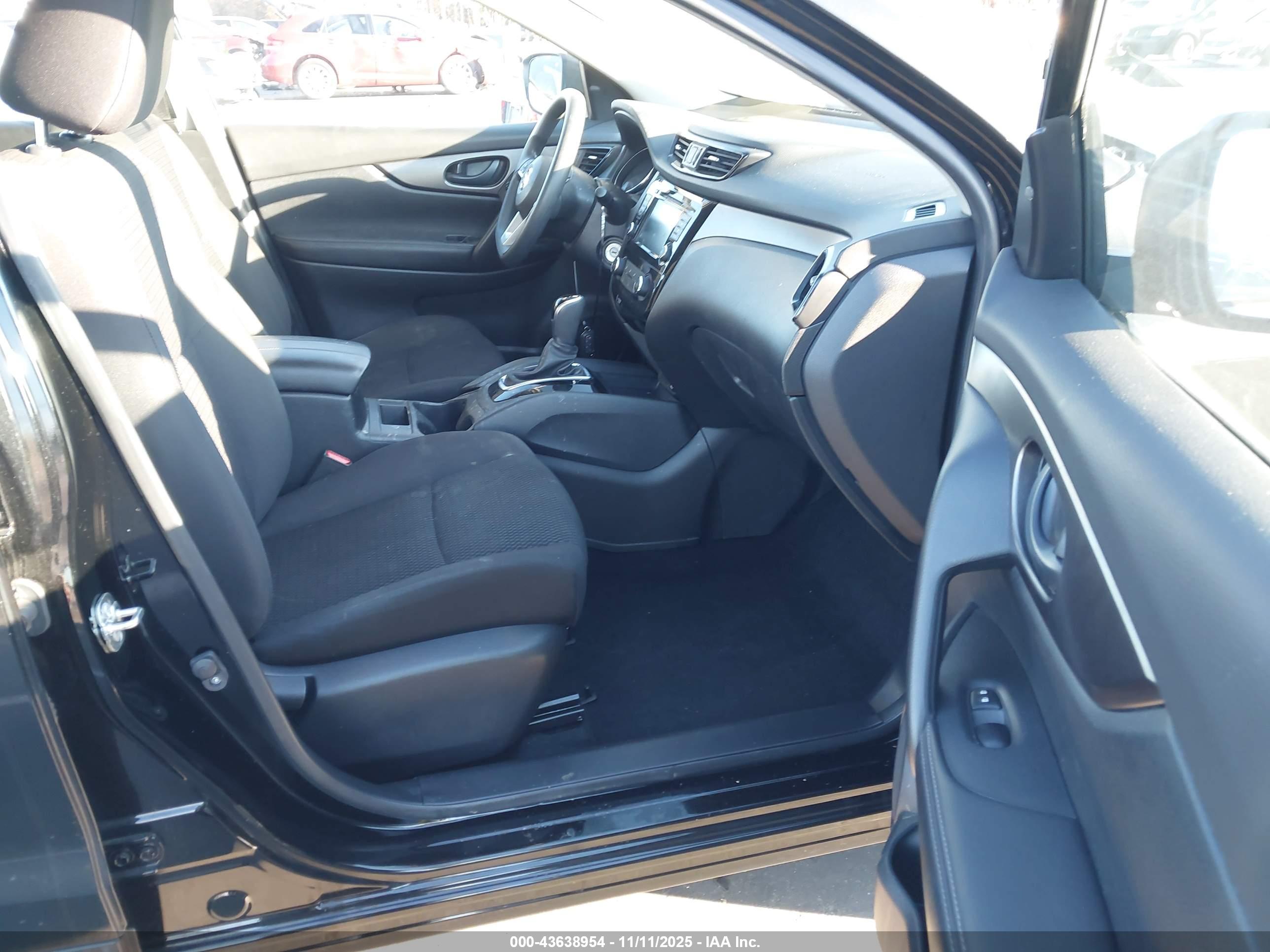 NISSAN ROGUE image 5