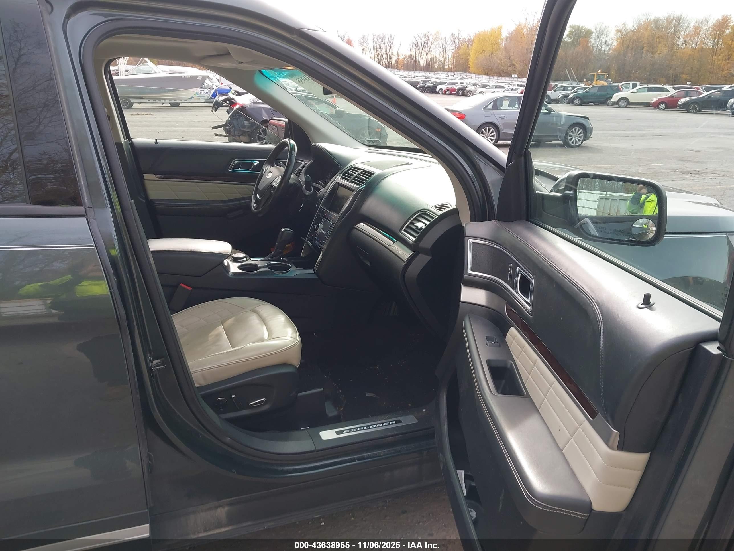 FORD EXPLORER image 5