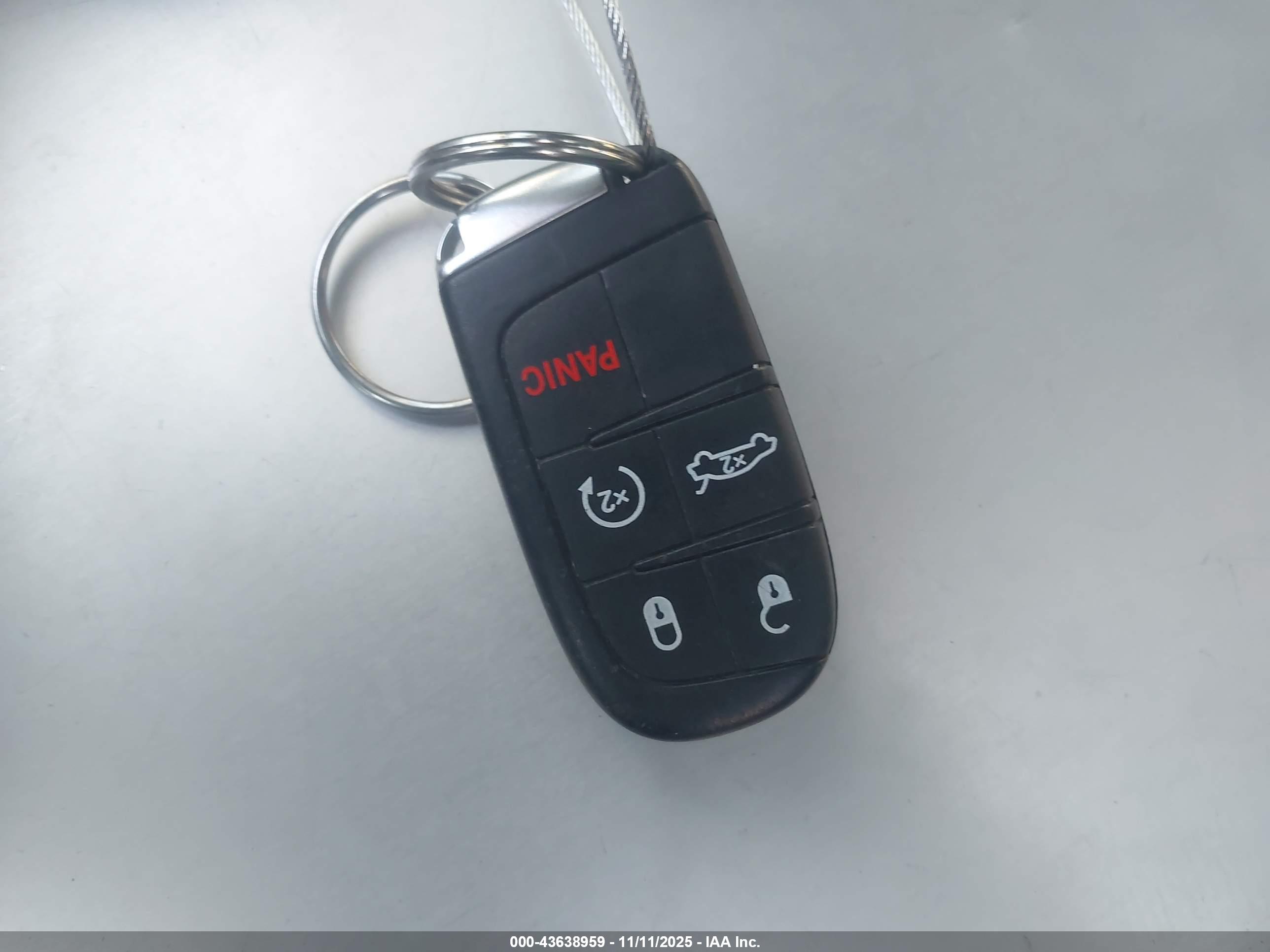 CHRYSLER 300 image 11