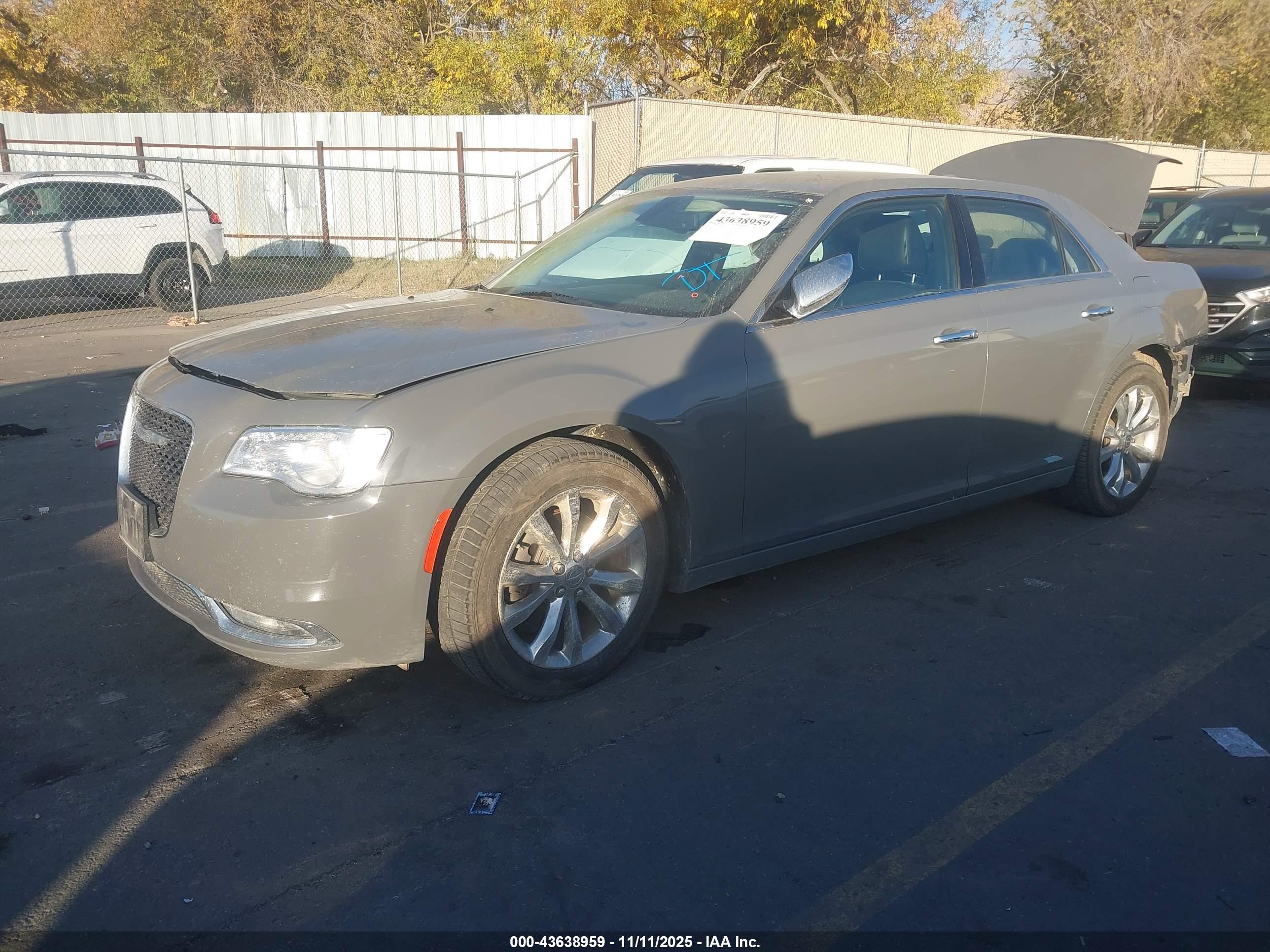CHRYSLER 300 image 2