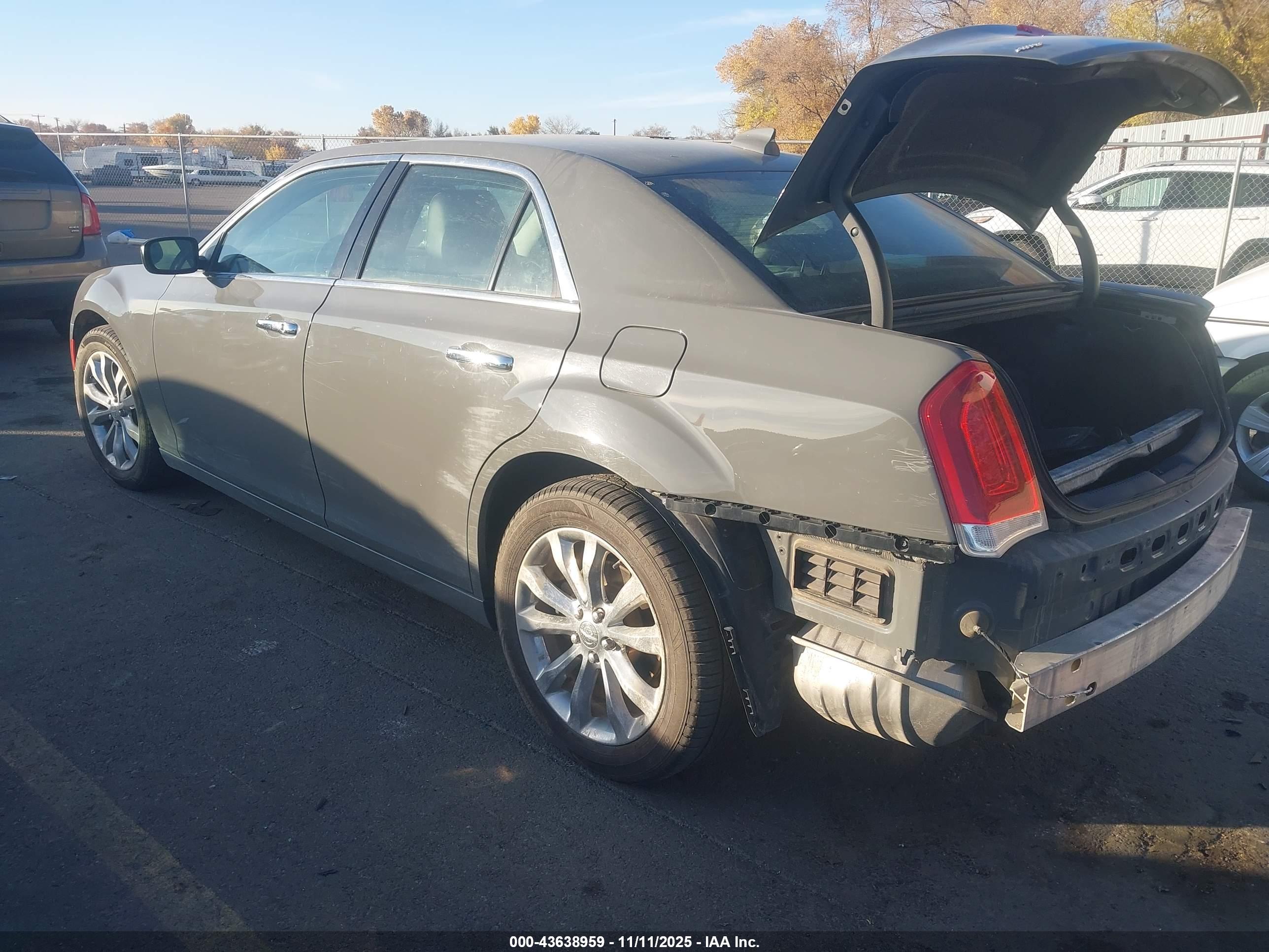 CHRYSLER 300 image 3