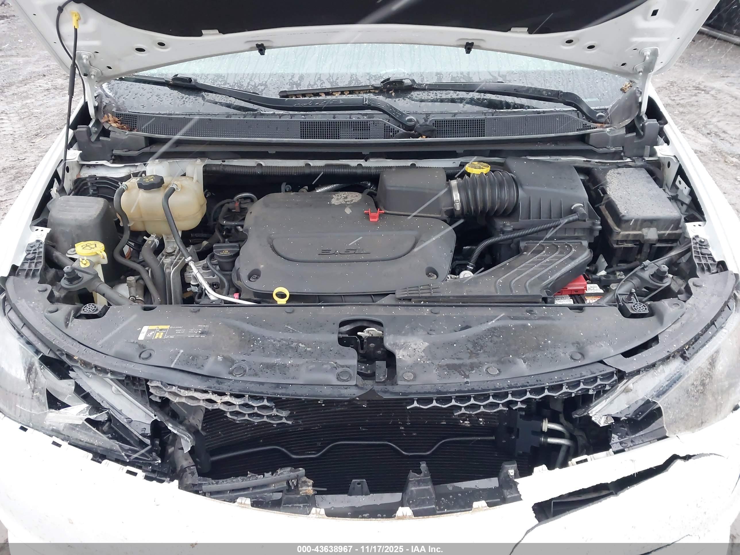 CHRYSLER VOYAGER image 10