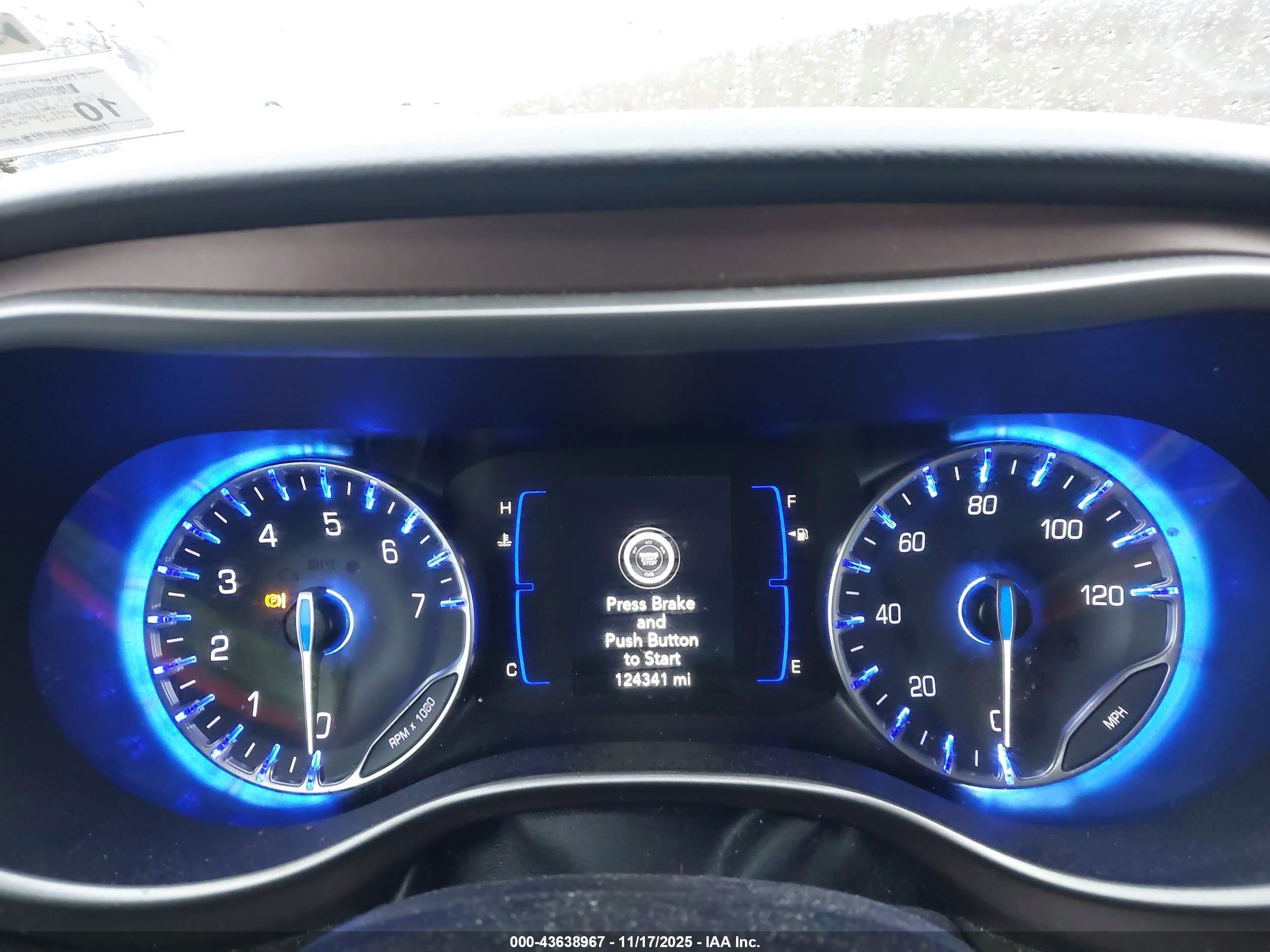 CHRYSLER VOYAGER image 7