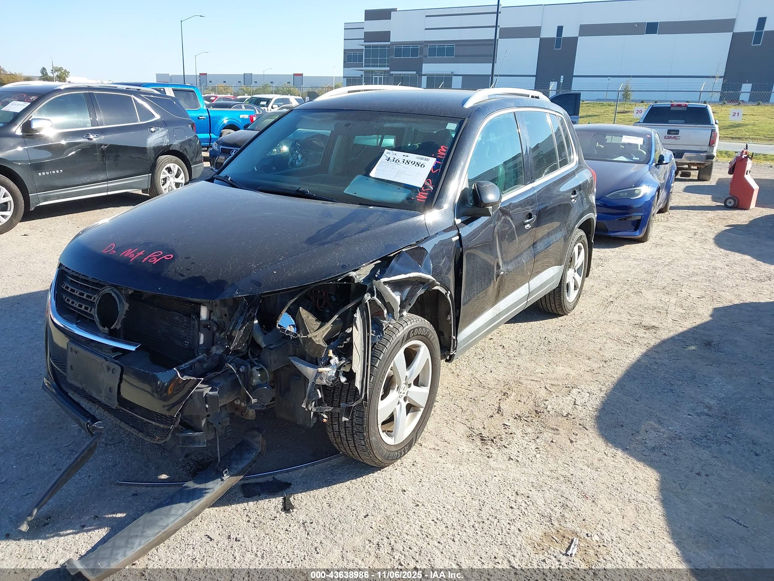 VOLKSWAGEN TIGUAN image 2