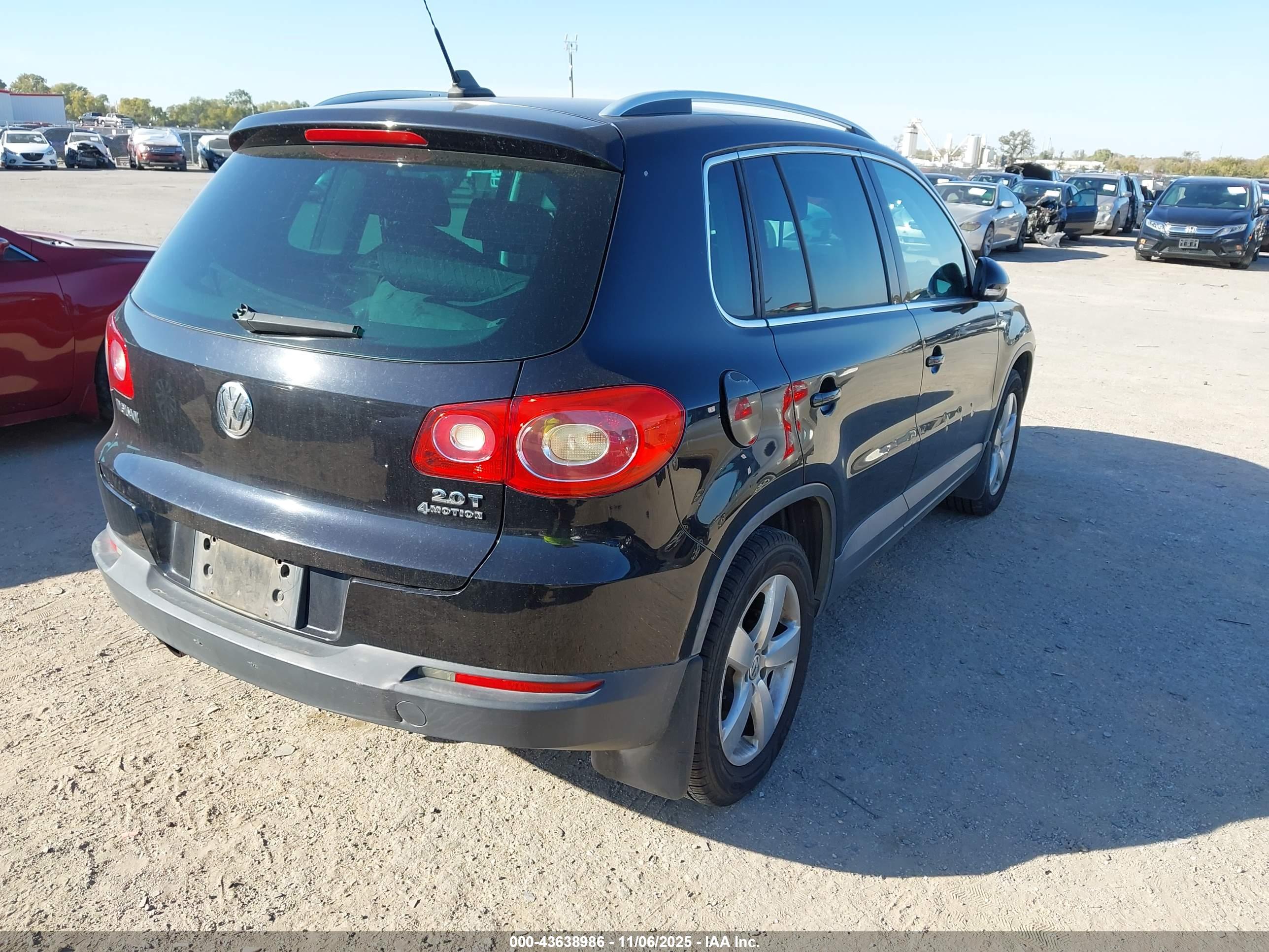 VOLKSWAGEN TIGUAN image 4