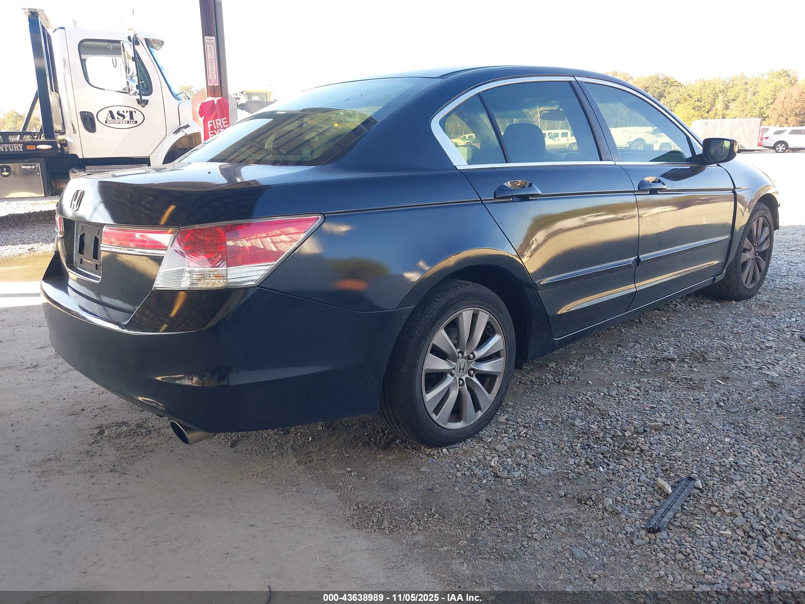 HONDA ACCORD image 4