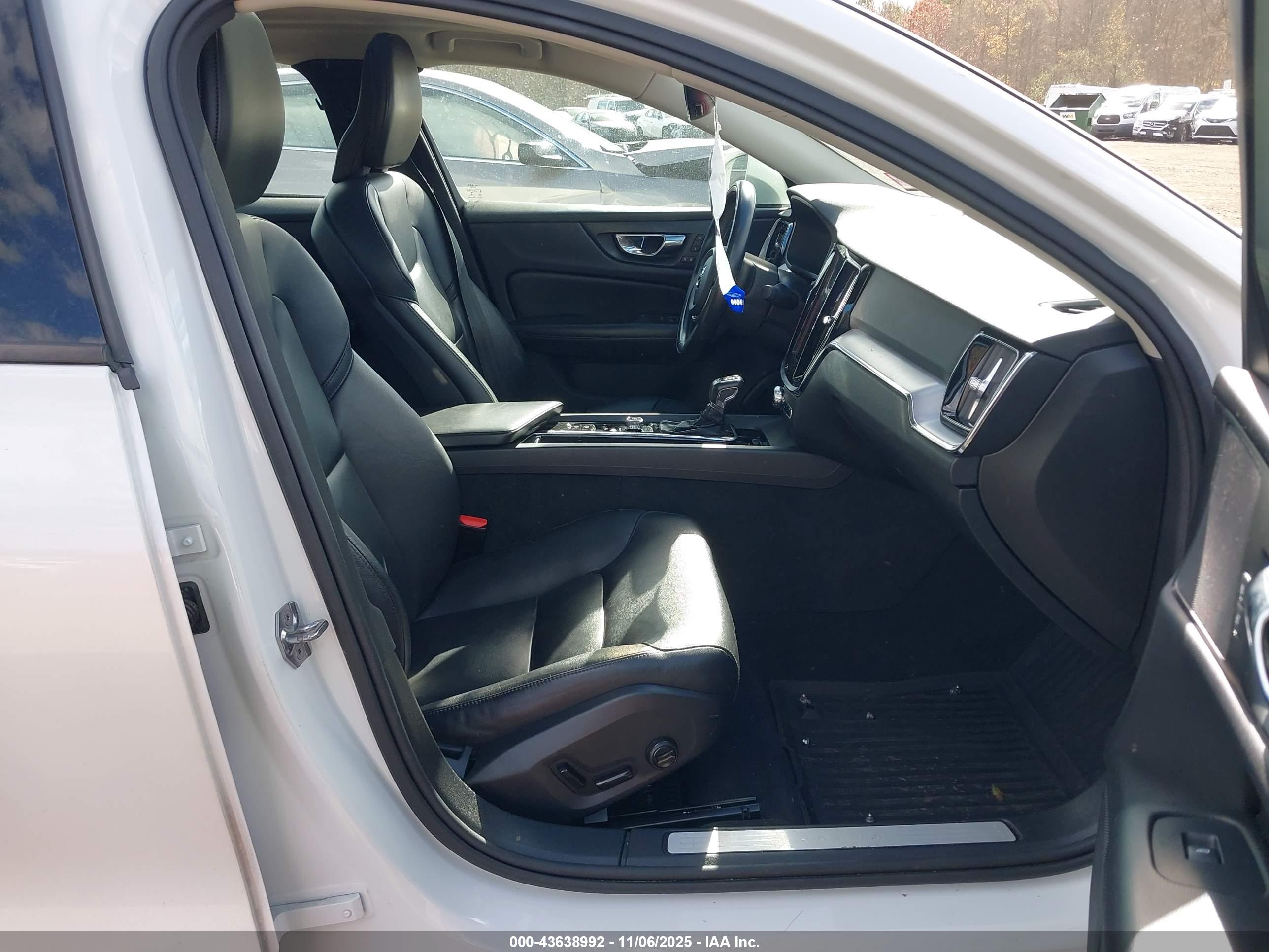VOLVO S60 image 5