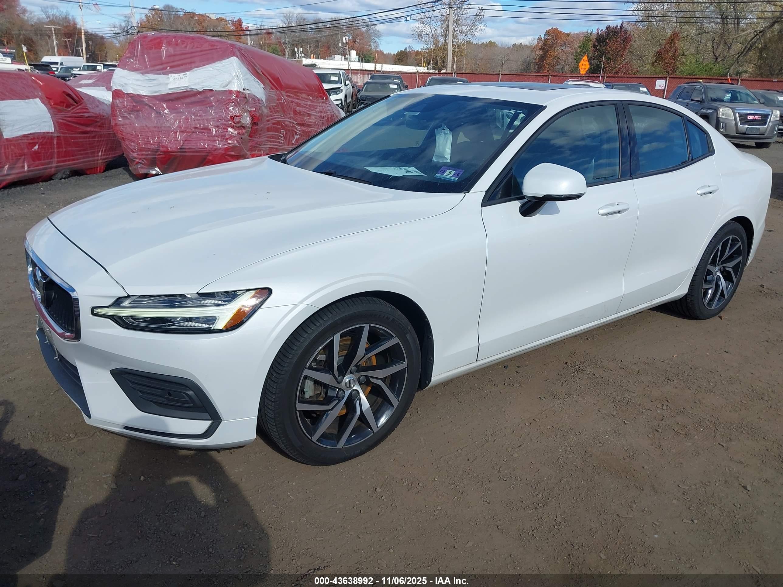 VOLVO S60 image 6