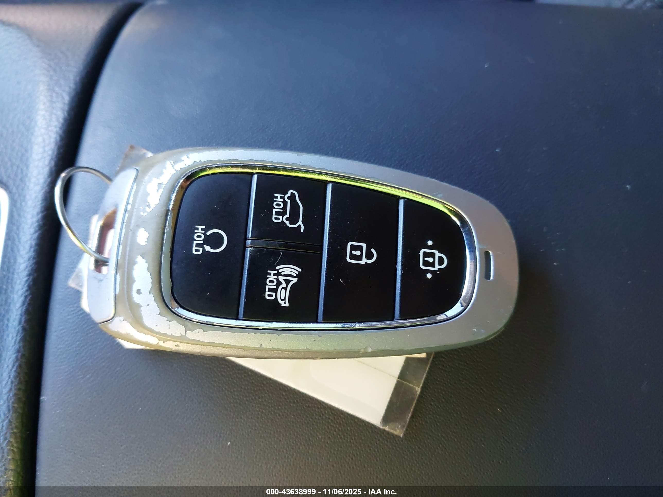 HYUNDAI SANTA image 11