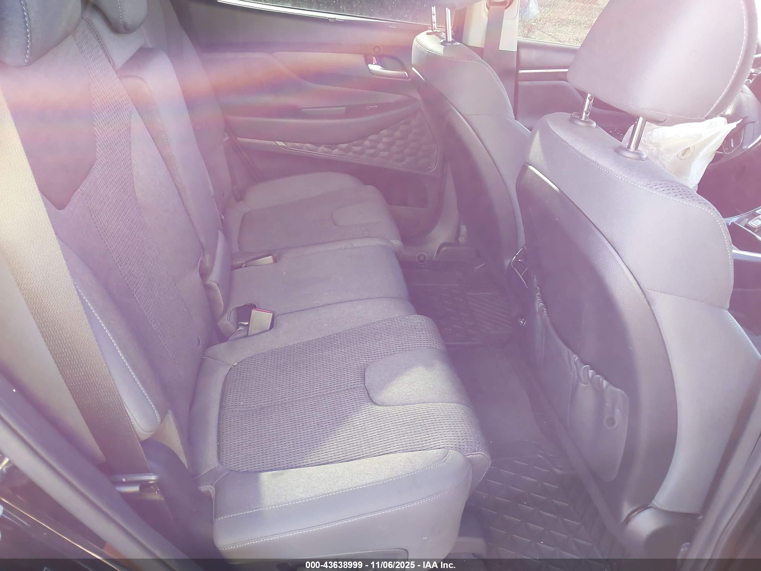 HYUNDAI SANTA image 8