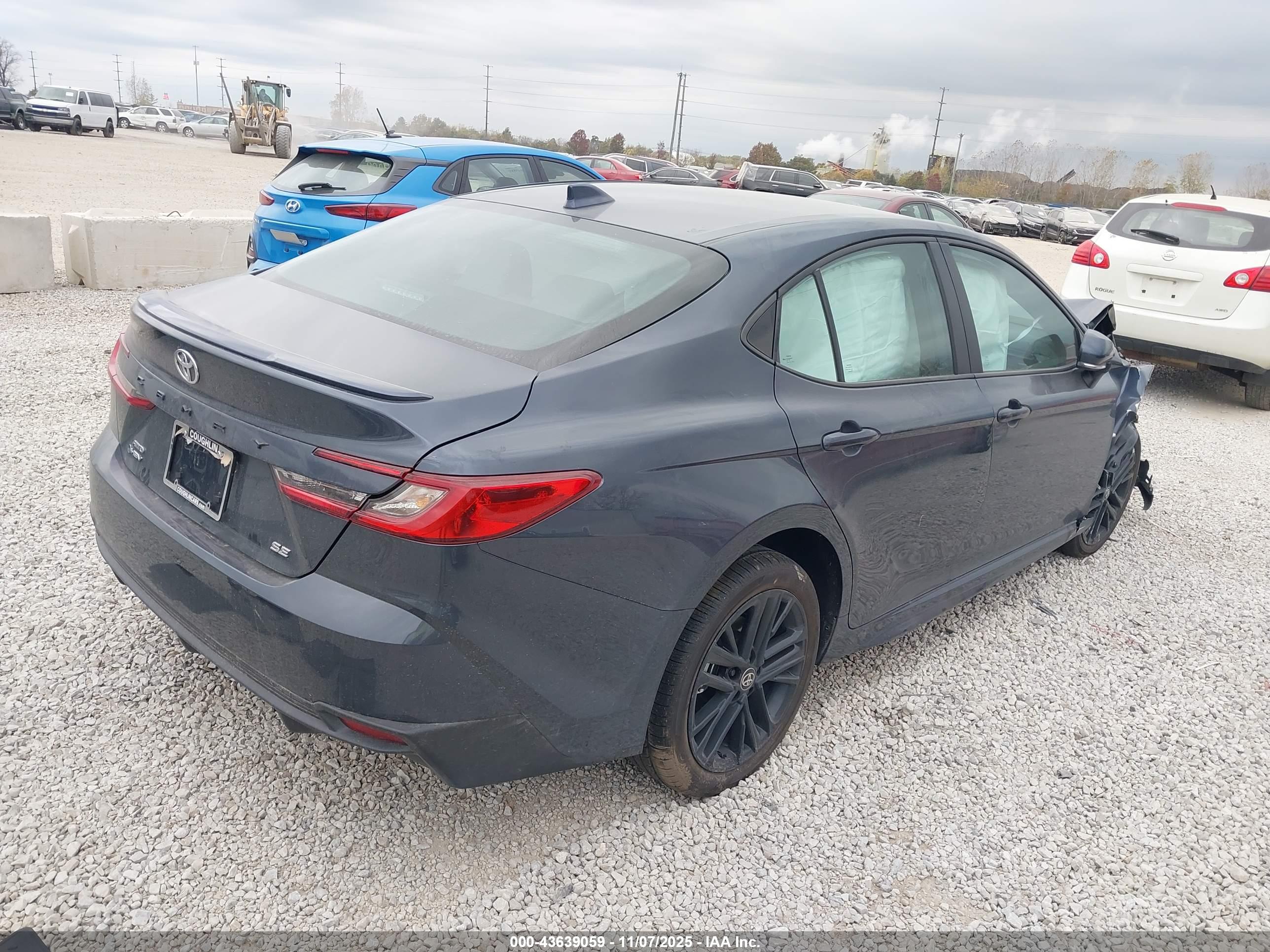 TOYOTA CAMRY image 4