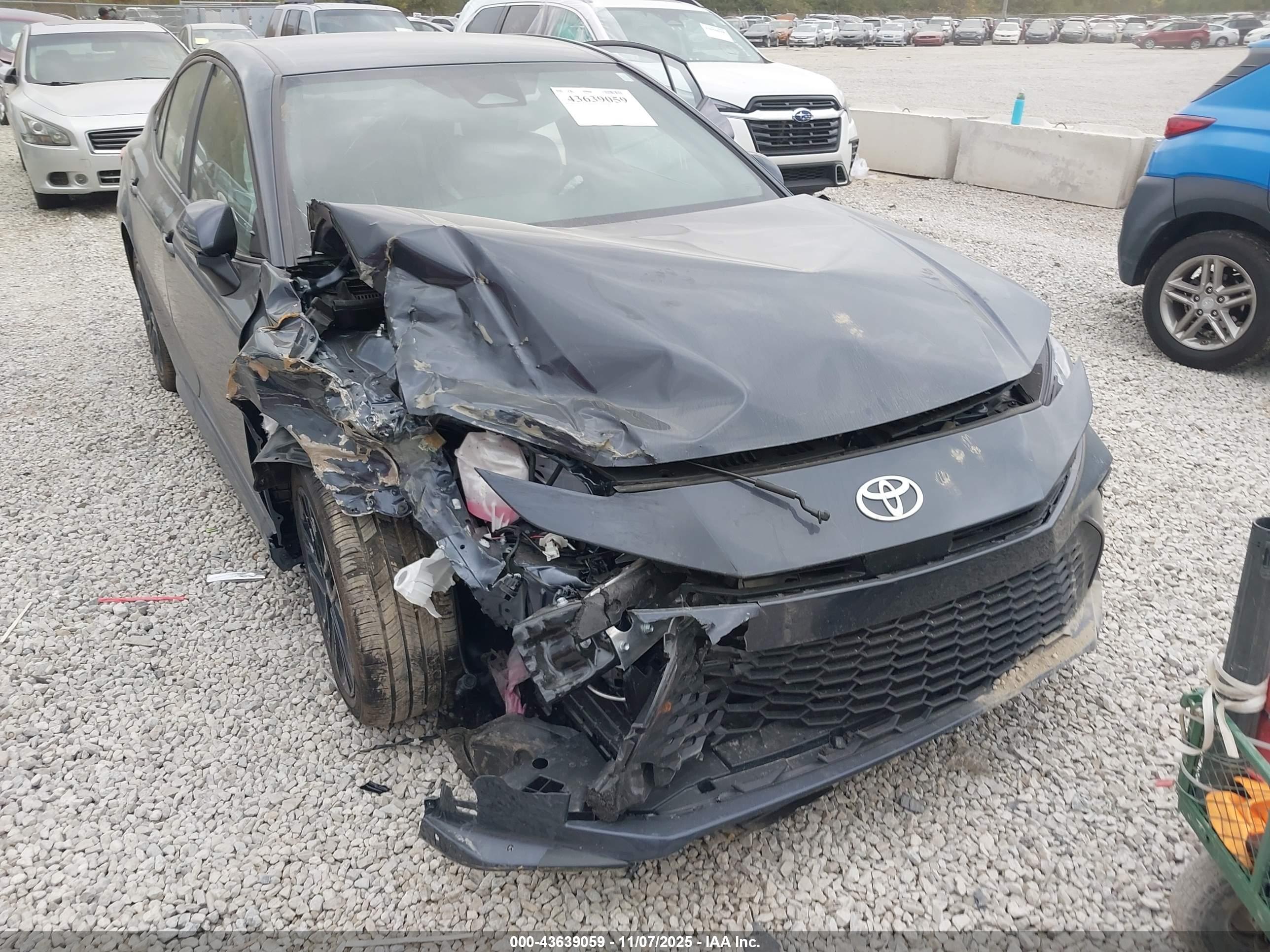 TOYOTA CAMRY image 6