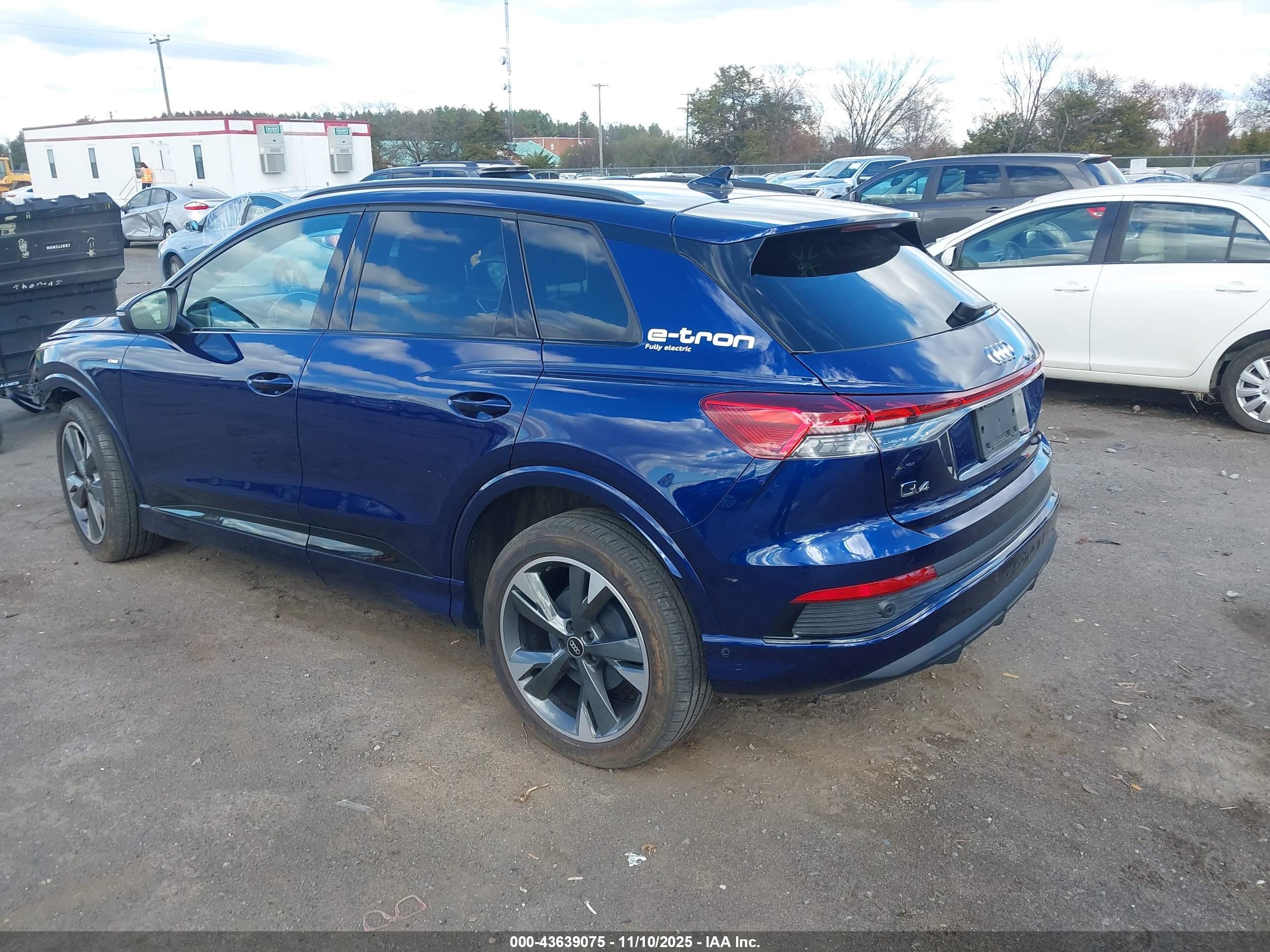 AUDI Q4 image 3