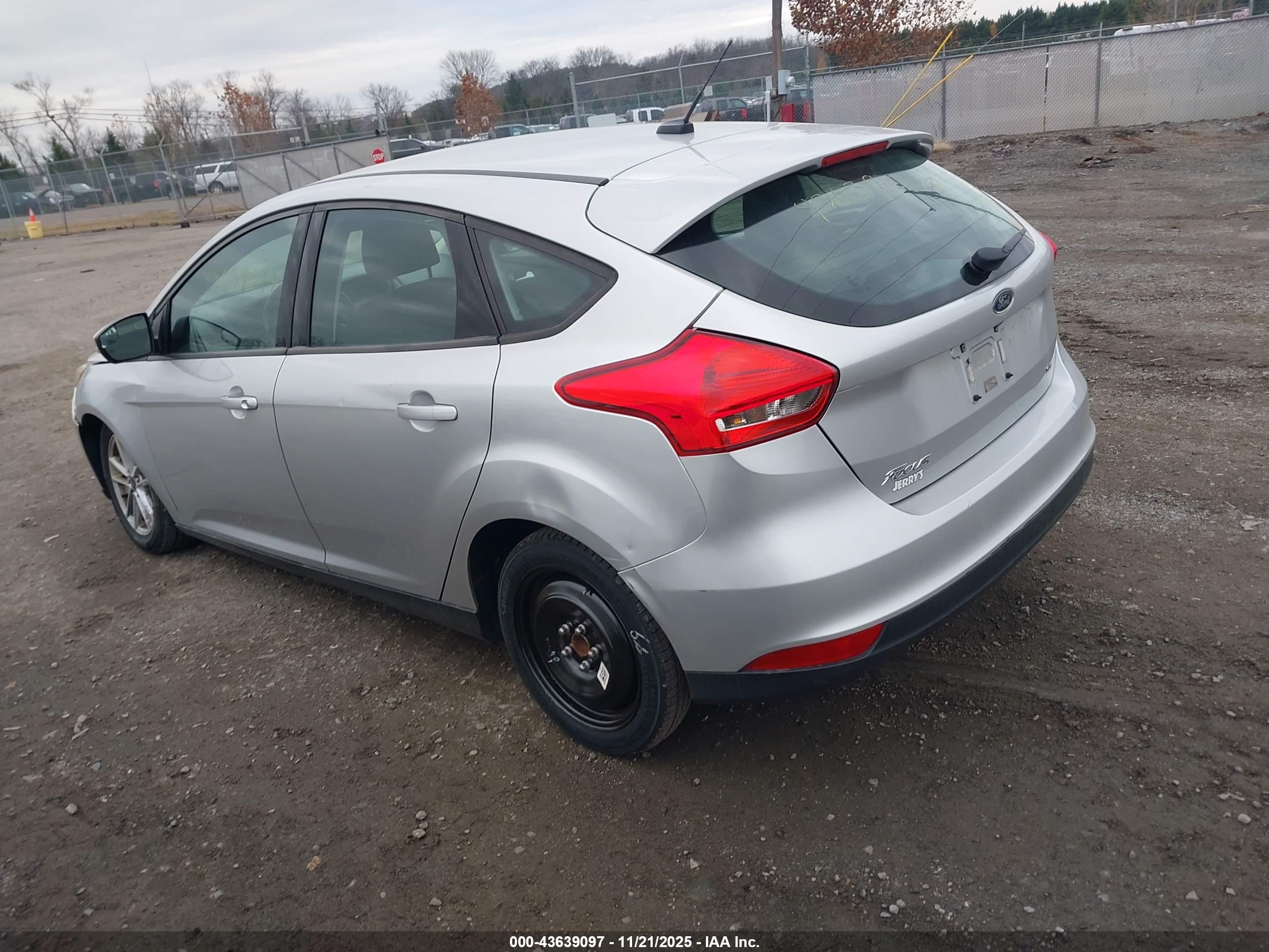 FORD FOCUS image 3