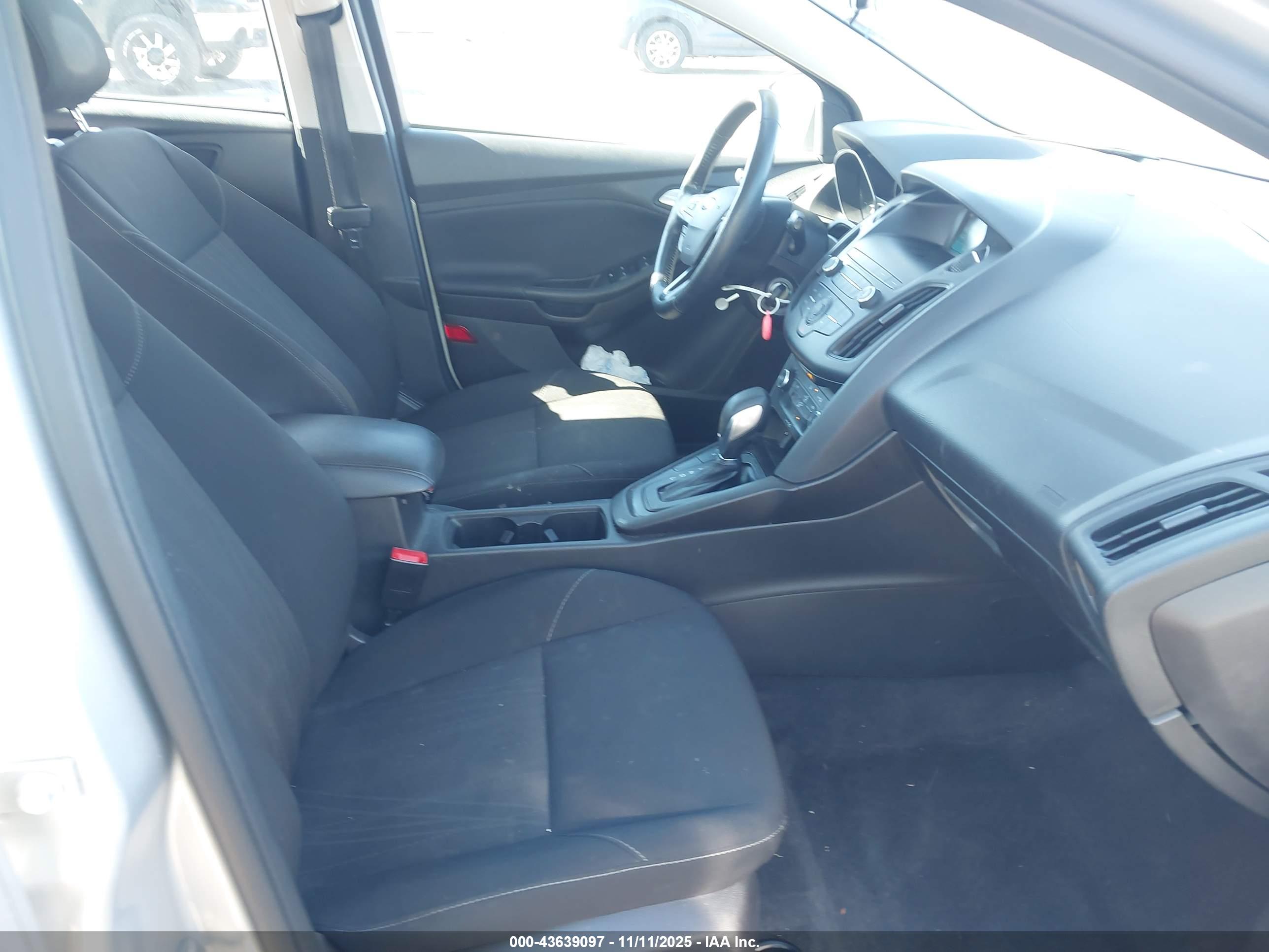 FORD FOCUS image 5