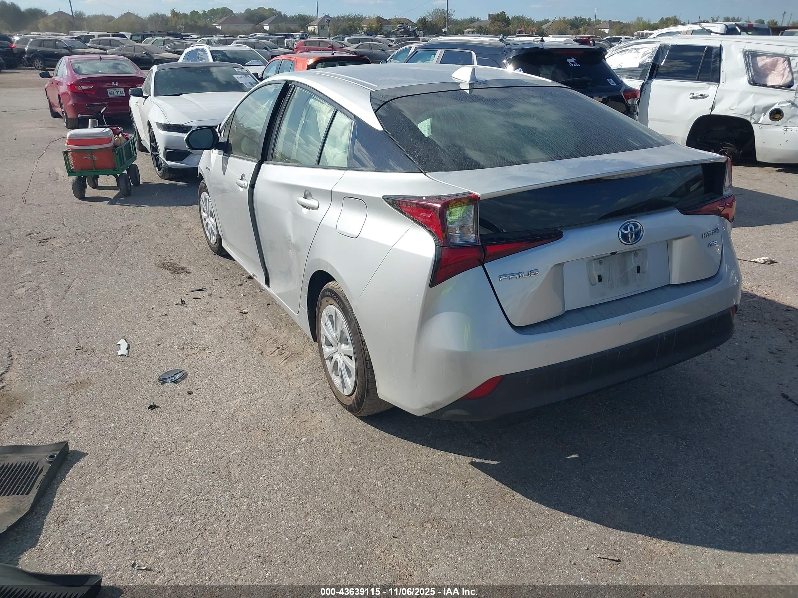 TOYOTA PRIUS image 3