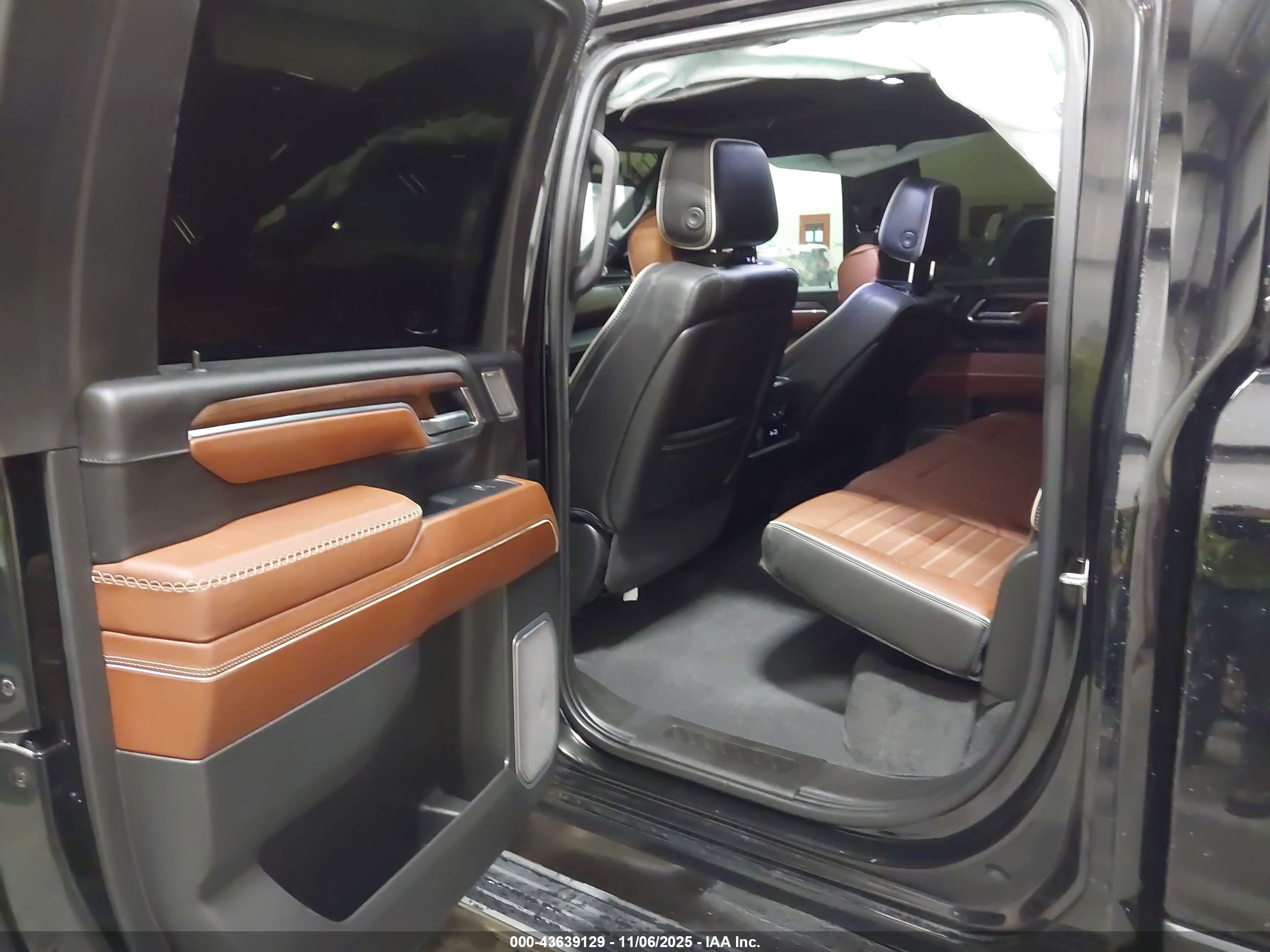 GMC SIERRA image 8