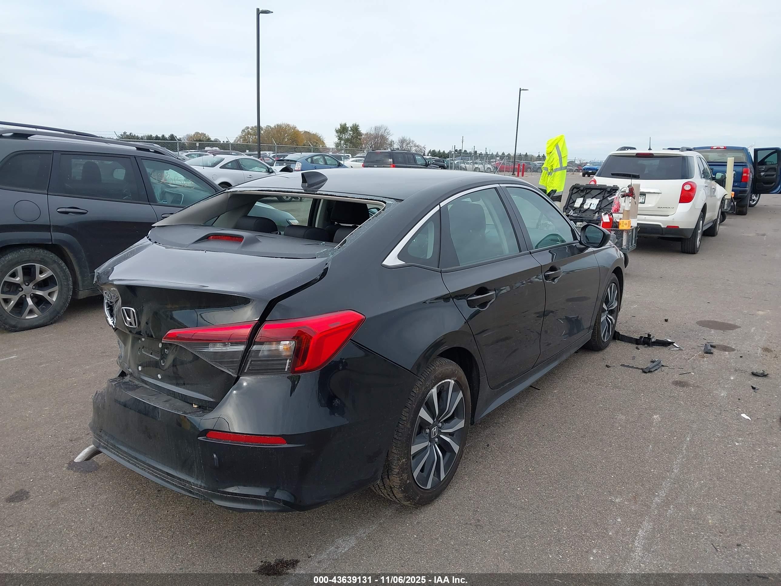 HONDA CIVIC image 4