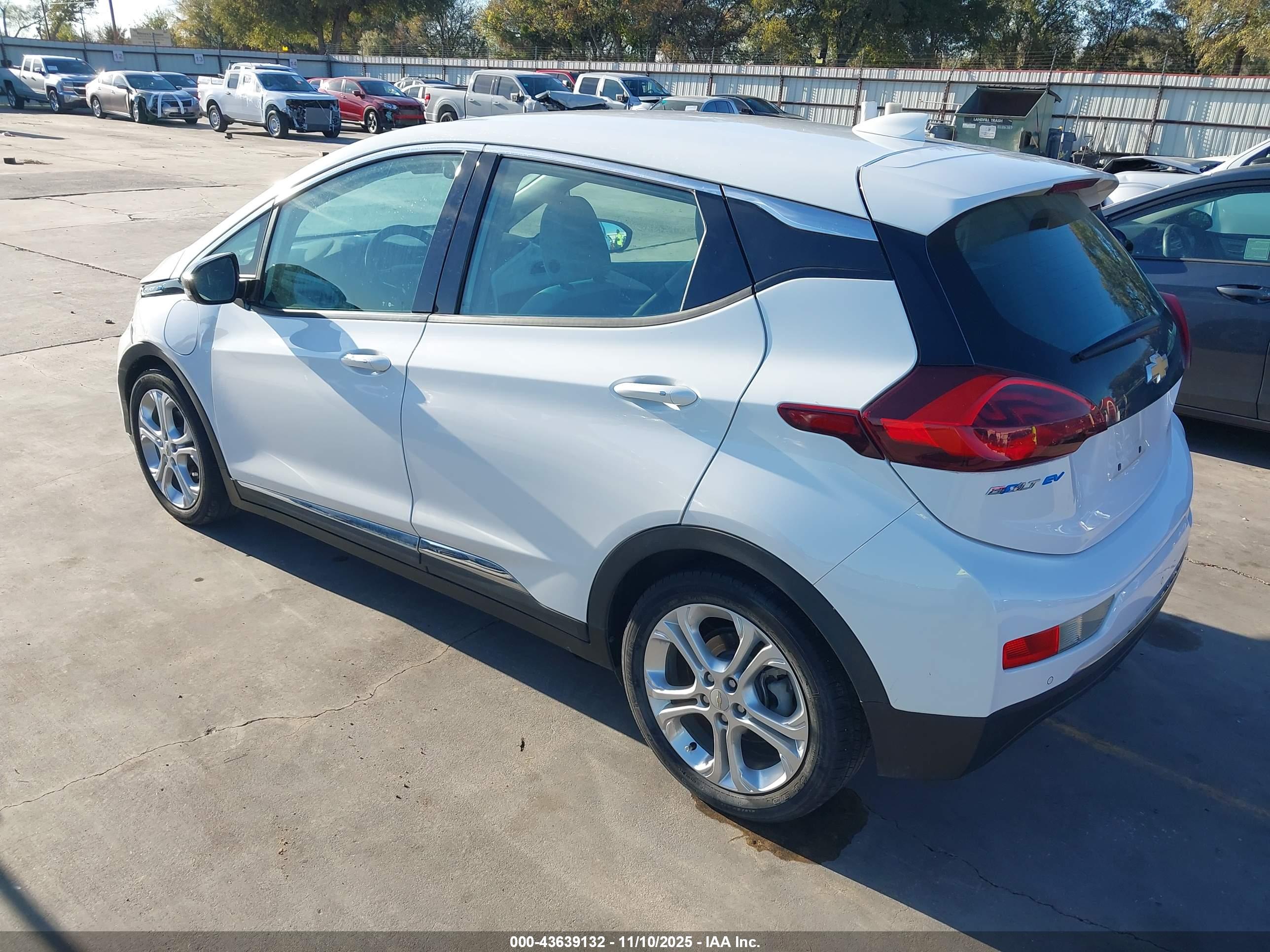 CHEVROLET BOLT image 3