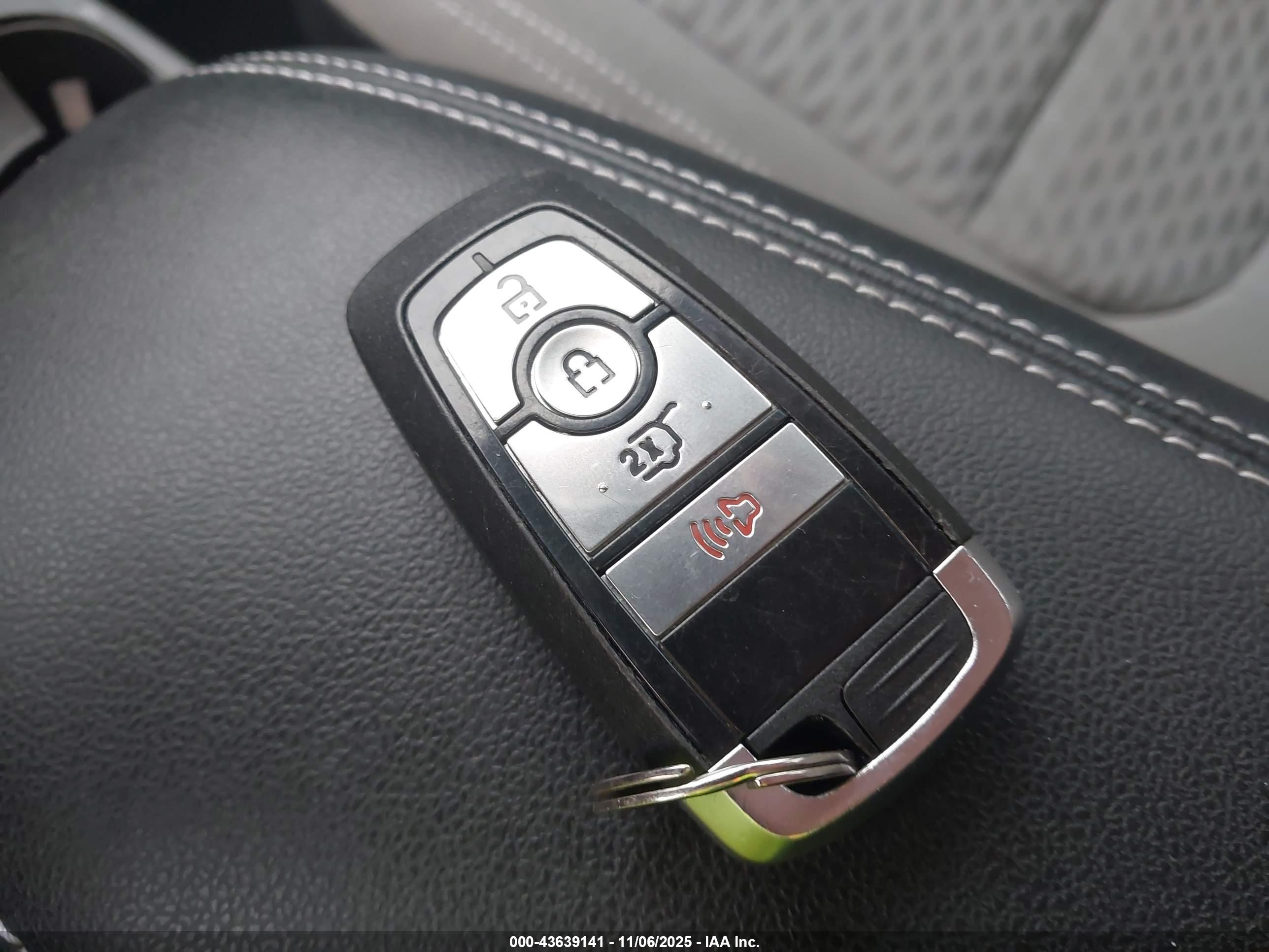 FORD ESCAPE image 11