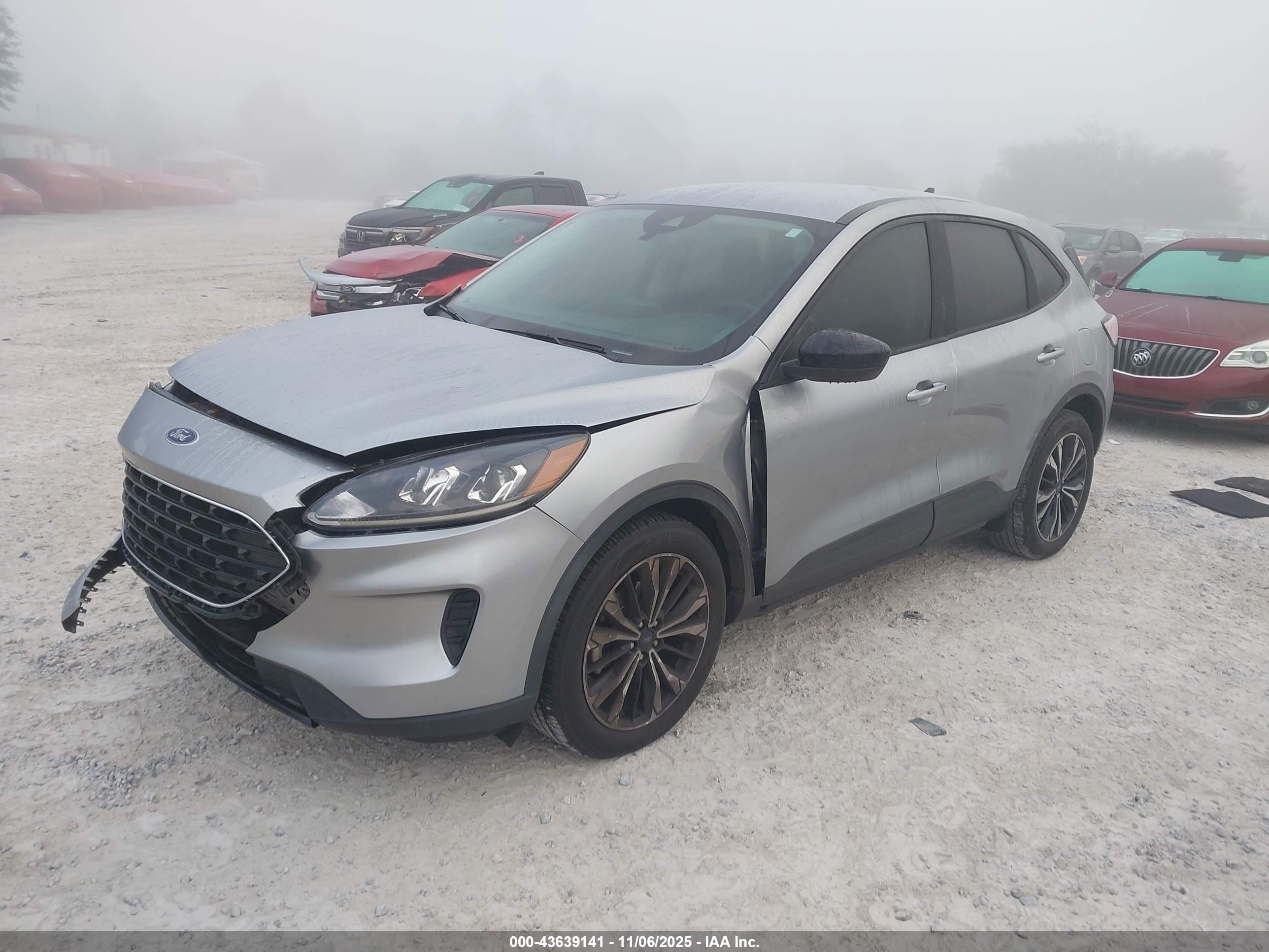 FORD ESCAPE image 2